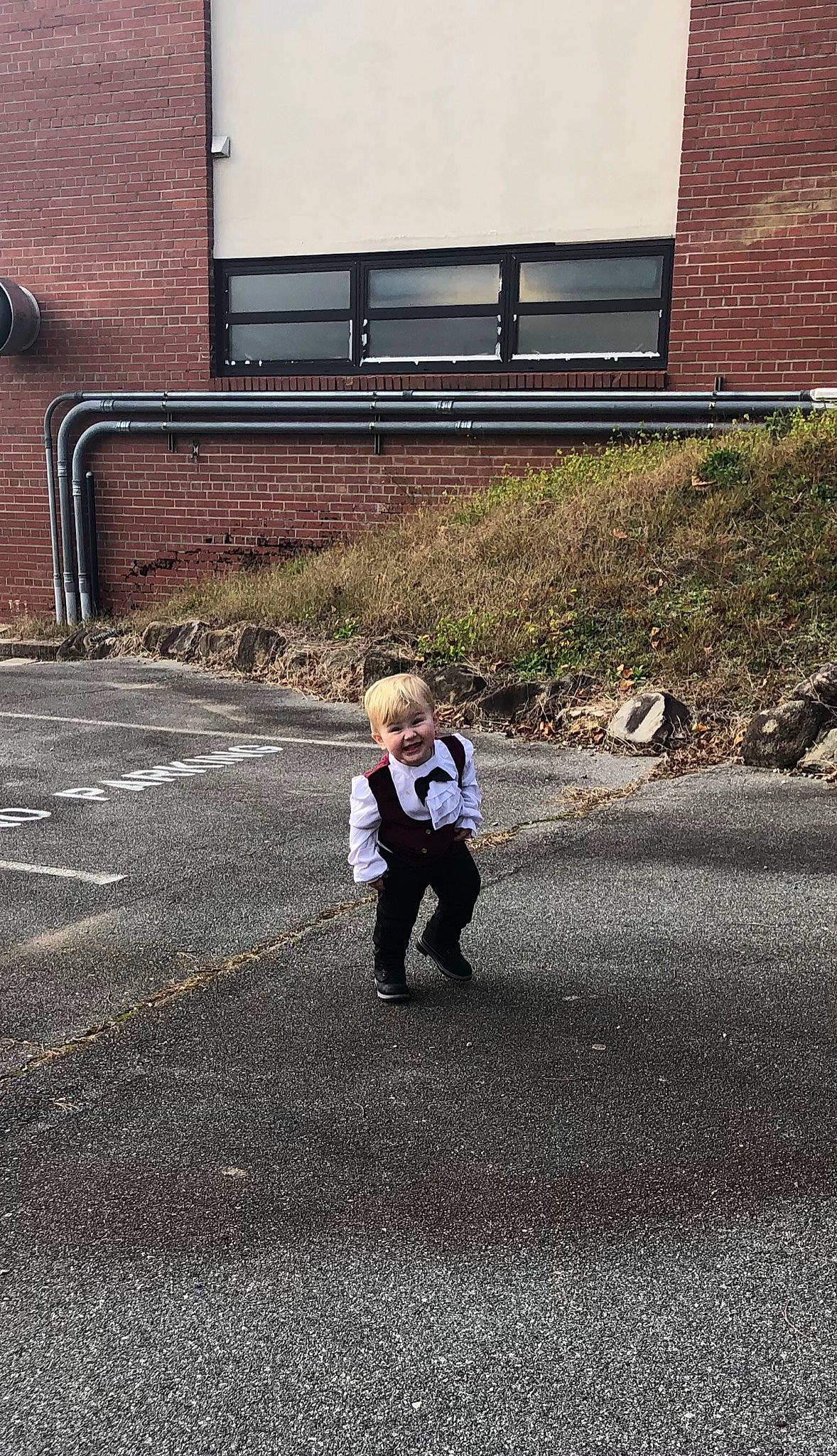 Braven joined the competition — help win amazing prizes! architecture, asphalt, car, child, fun, grass, infrastructure, joy, person, photograph, photography, road, road_surface, shadow, snapshot, standing, street, toddler, tree, vacation