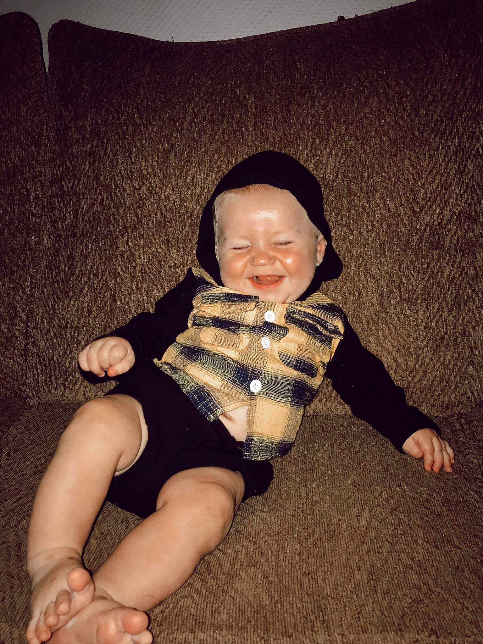 Bentlee is registered to the contest to win money with this photo: arm, baby, baby_toddler_clothing, barefoot, comfort, elbow, finger, flash_photography, flooring, foot, fun, human_leg, knee, lap, leg, neck, person, sleeve, smile, thigh