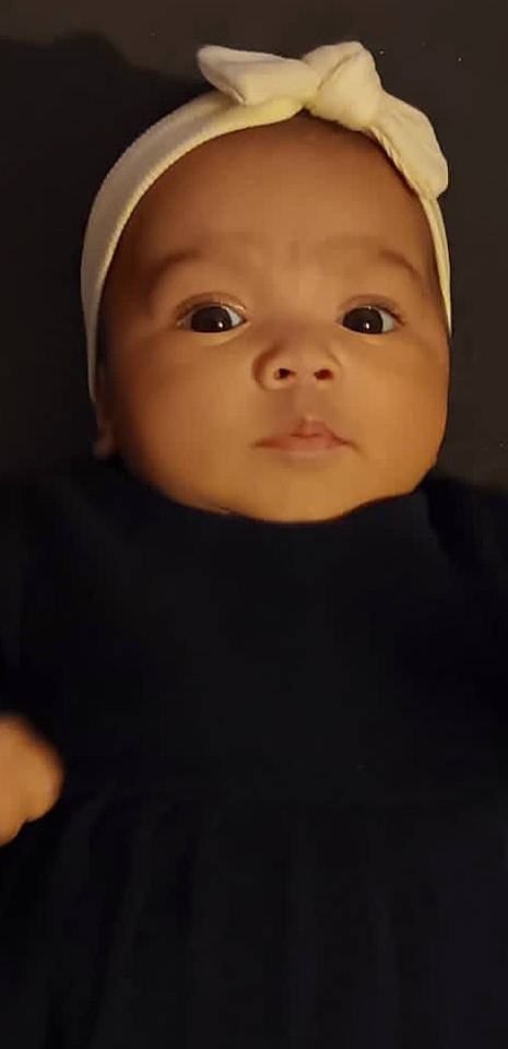 Aina participe au concours pour gagner de l'argent avec cette photo : baby, baby_toddler_clothing, cap, cheek, child, chin, comfort, darkness, eyebrow, eyelash, flash_photography, hat, lip, nose, person, portrait_photography, sleeve, smile, toddler