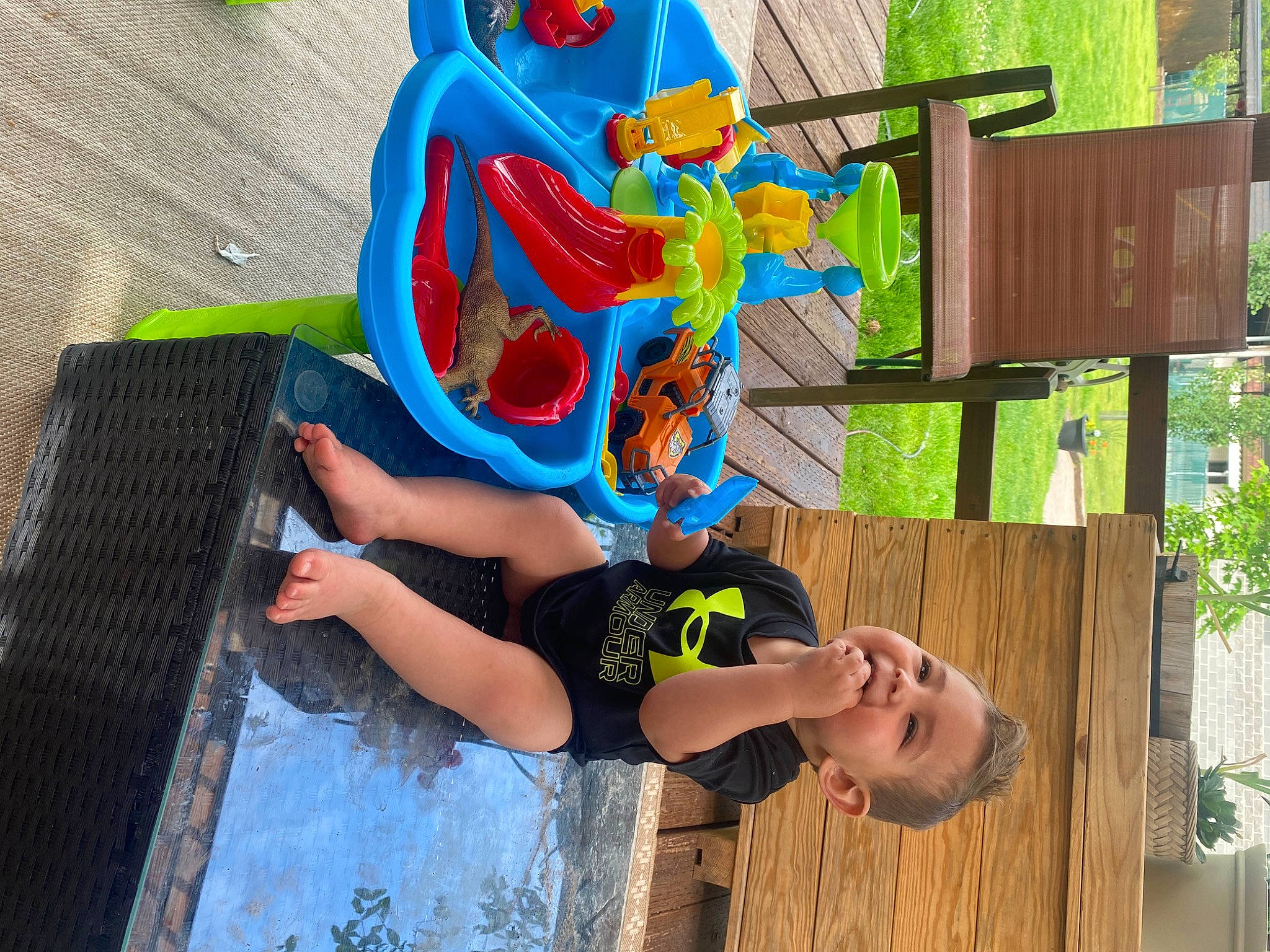 Easton is registered to the contest to win money with this photo: art, child, city, fun, green, happy, human_leg, leisure, person, plant, play, public_space, recreation, shorts, summer, thigh, tree, vacation, visual_arts, wood