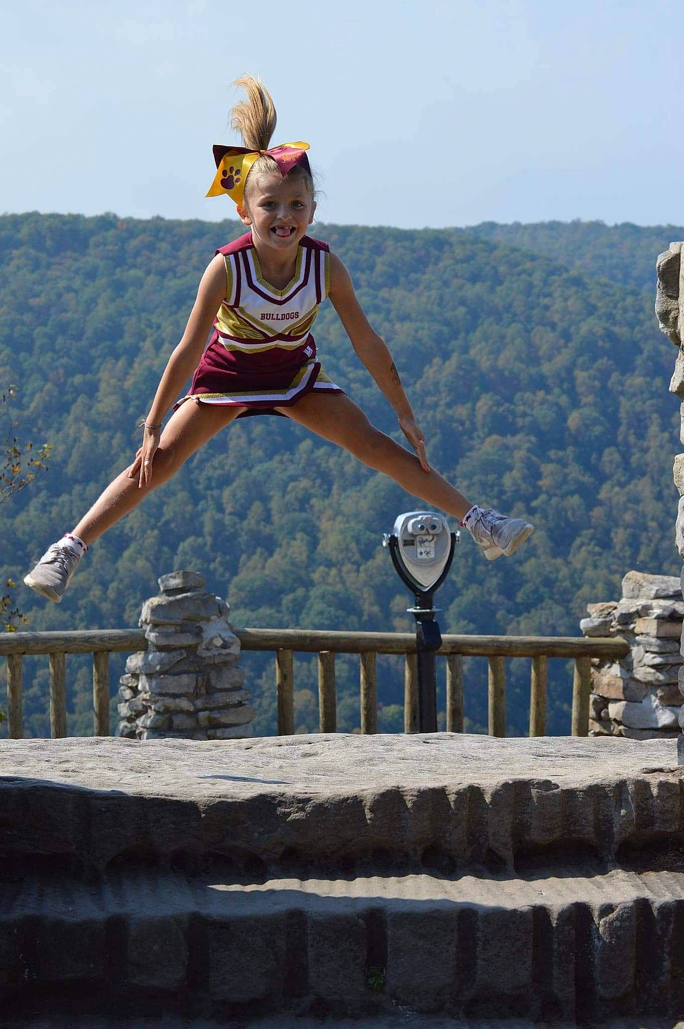 Alyssa is registered to the contest to win money with this photo: balance, extreme_sport, flip_acrobatic, freestyle_walking, joy, jumping, leisure, person, recreation, street_stunts, tourism, vacation