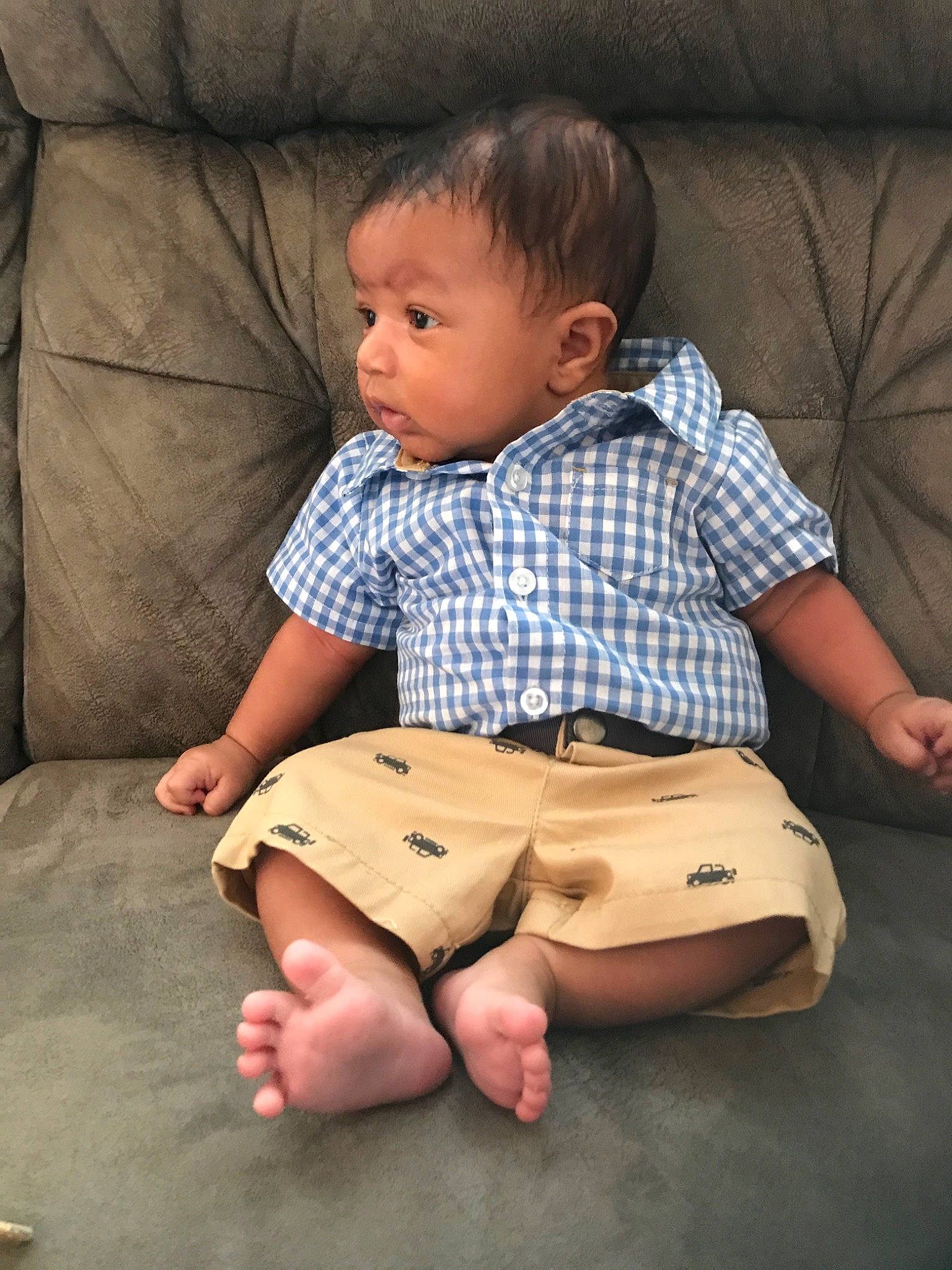 Deonte is registered to the contest to win money with this photo: abdomen, arm, baby, barefoot, cheek, child, finger, hand, leg, person, sitting, skin, toddler