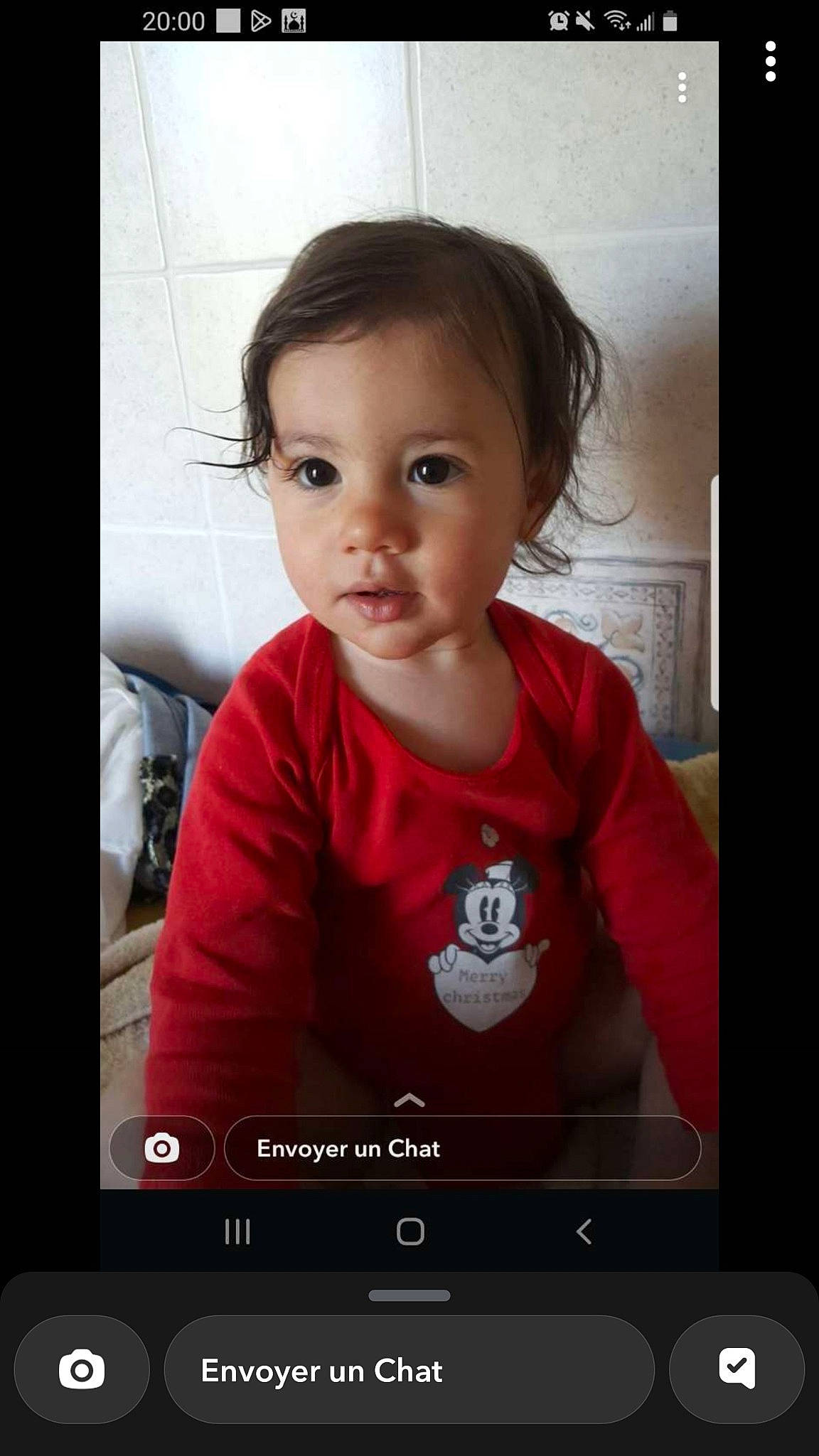 Lizee a rejoint le concours — aidez-le/la à gagner de superbes lots ! audio_equipment, child, communication_device, display_device, flash_photography, flat_panel_display, font, fun, gadget, gesture, happy, mobile_device, mobile_phone, multimedia, output_device, person, portable_communications_device, sleeve, t_shirt, television_set