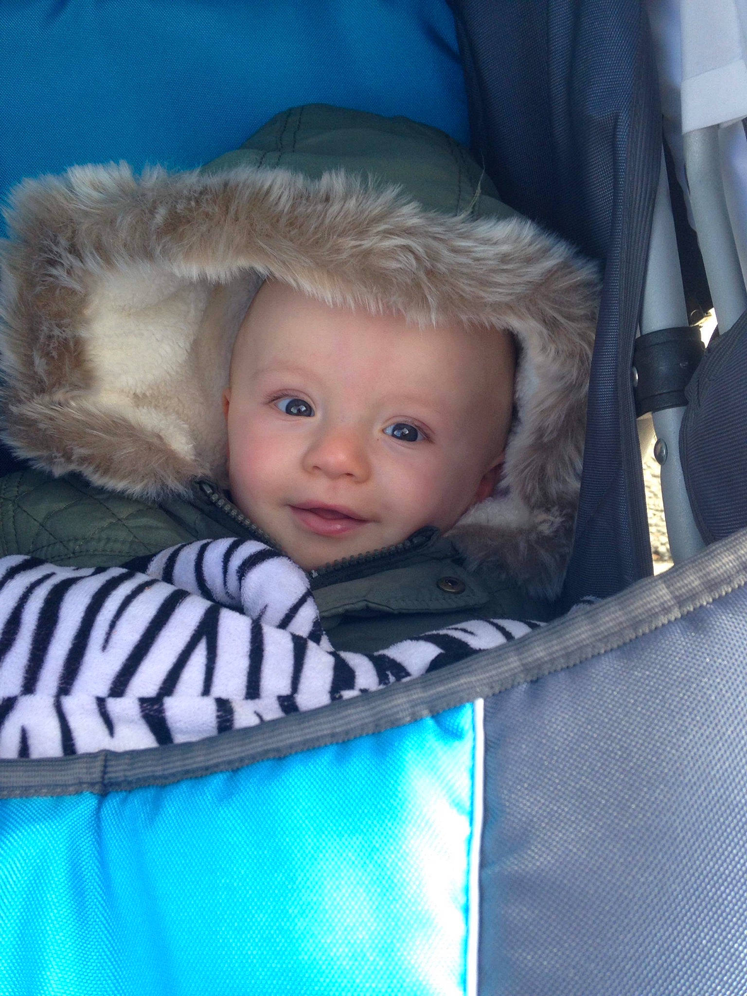 Mohammed participe au concours pour gagner de l'argent avec cette photo : baby, baby_products, cheek, child, eye, face, head, iris, nose, person, product, skin, toddler