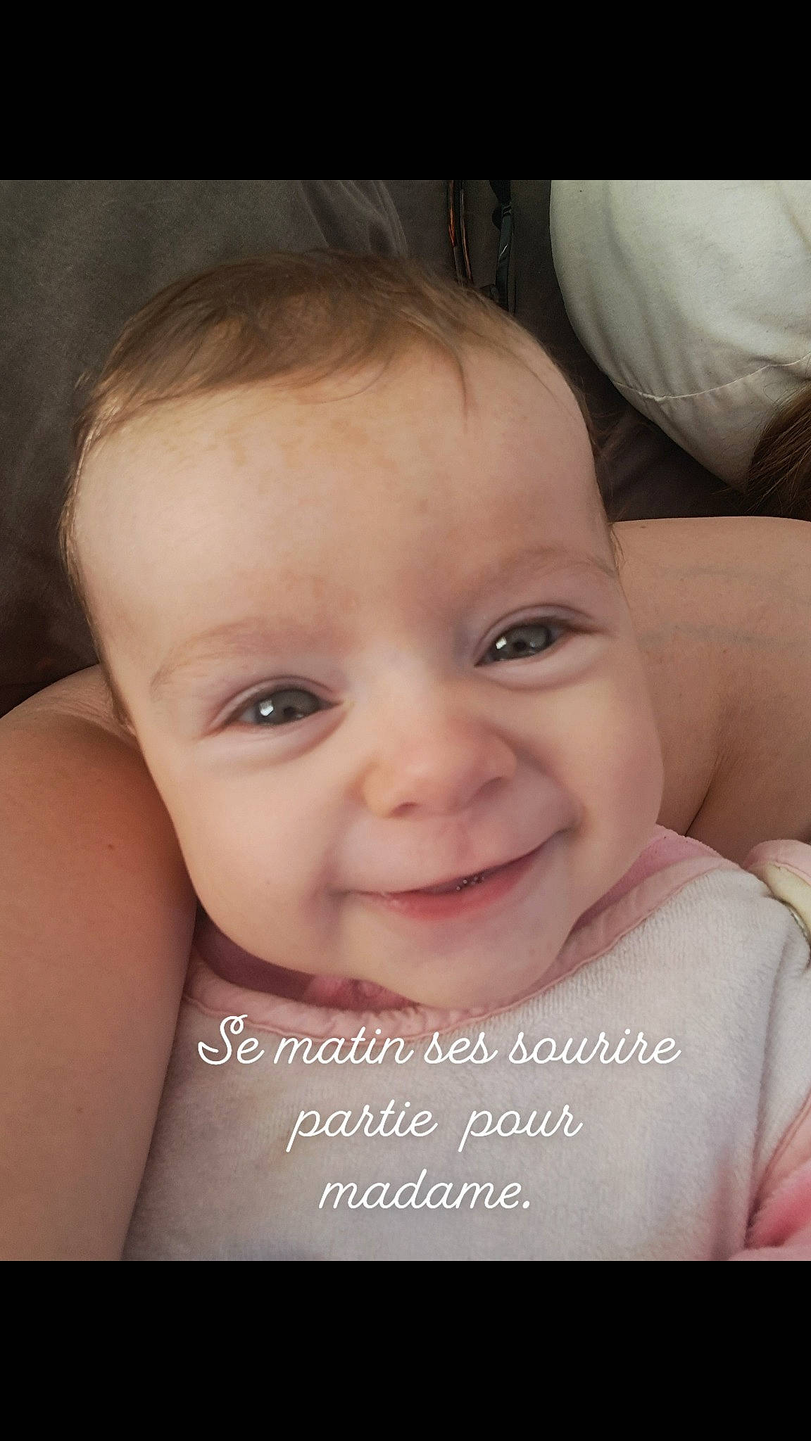 Nawelle a rejoint le concours — aidez-le/la à gagner de superbes lots ! baby, cheek, chin, eyebrow, eyelash, face, facial_expression, flash_photography, forehead, happy, human, iris, joy, lip, mouth, muscle, neck, nose, person, product