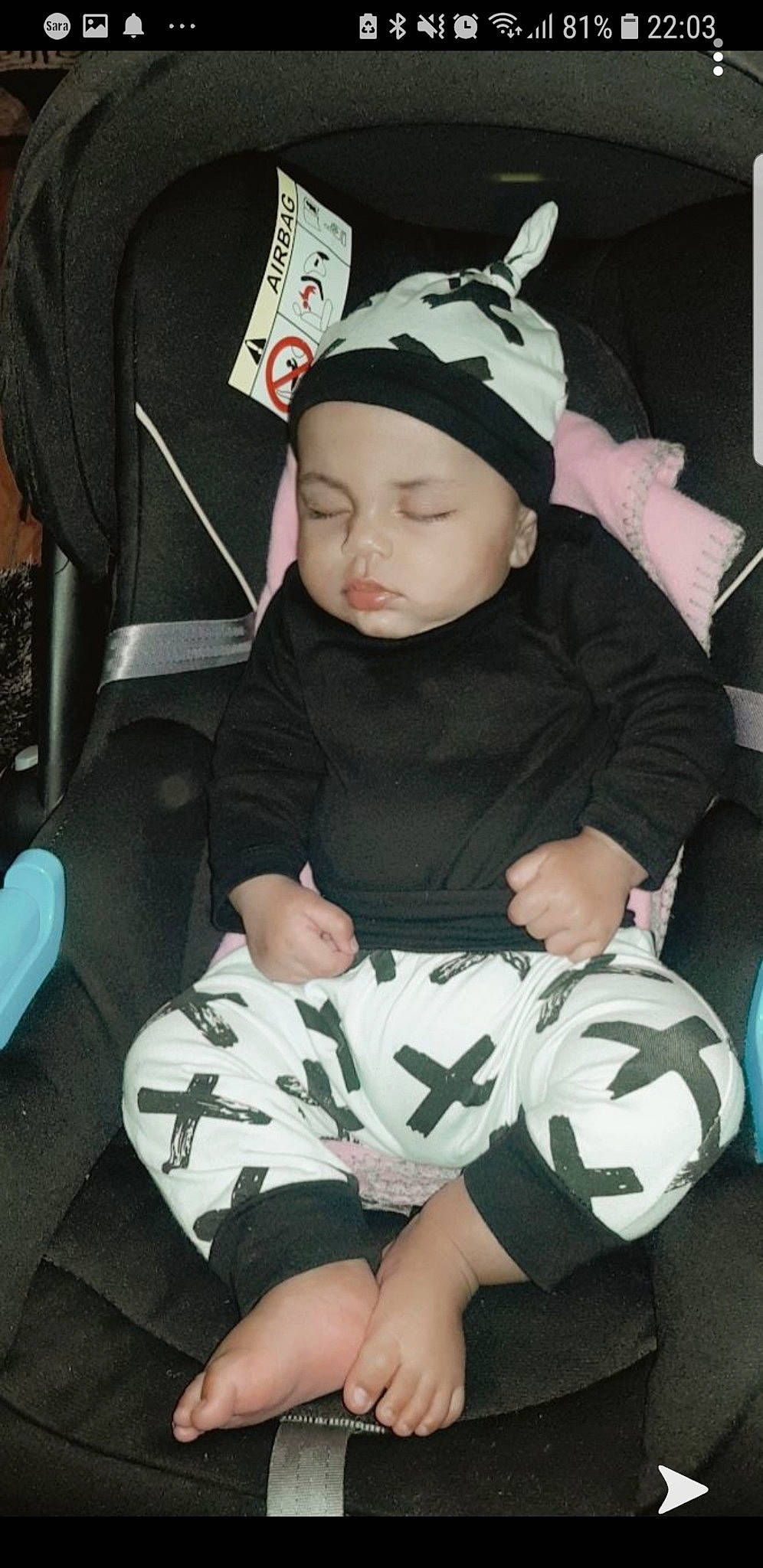 Nabila a rejoint le concours — aidez-le/la à gagner de superbes lots ! baby, child, cool, headgear, headwear, person, toddler