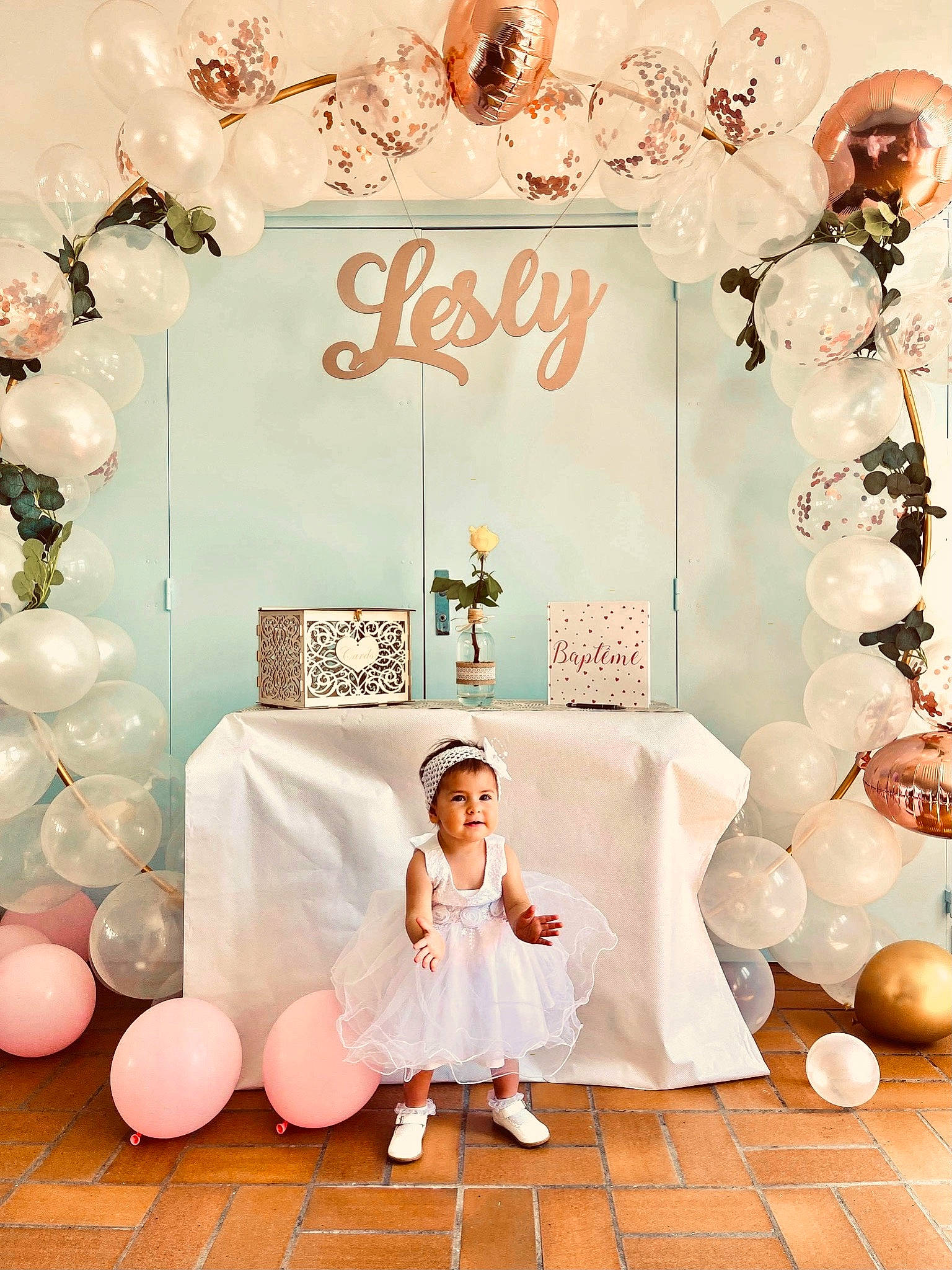 Lesly participe au concours pour gagner de l'argent avec cette photo : aqua, balloon, beauty, decoration, dress, event, fashion, formal_wear, function_hall, happy, interior_design, lighting, orange, party_supply, person, photograph, pink, snapshot, textile, wedding_dress