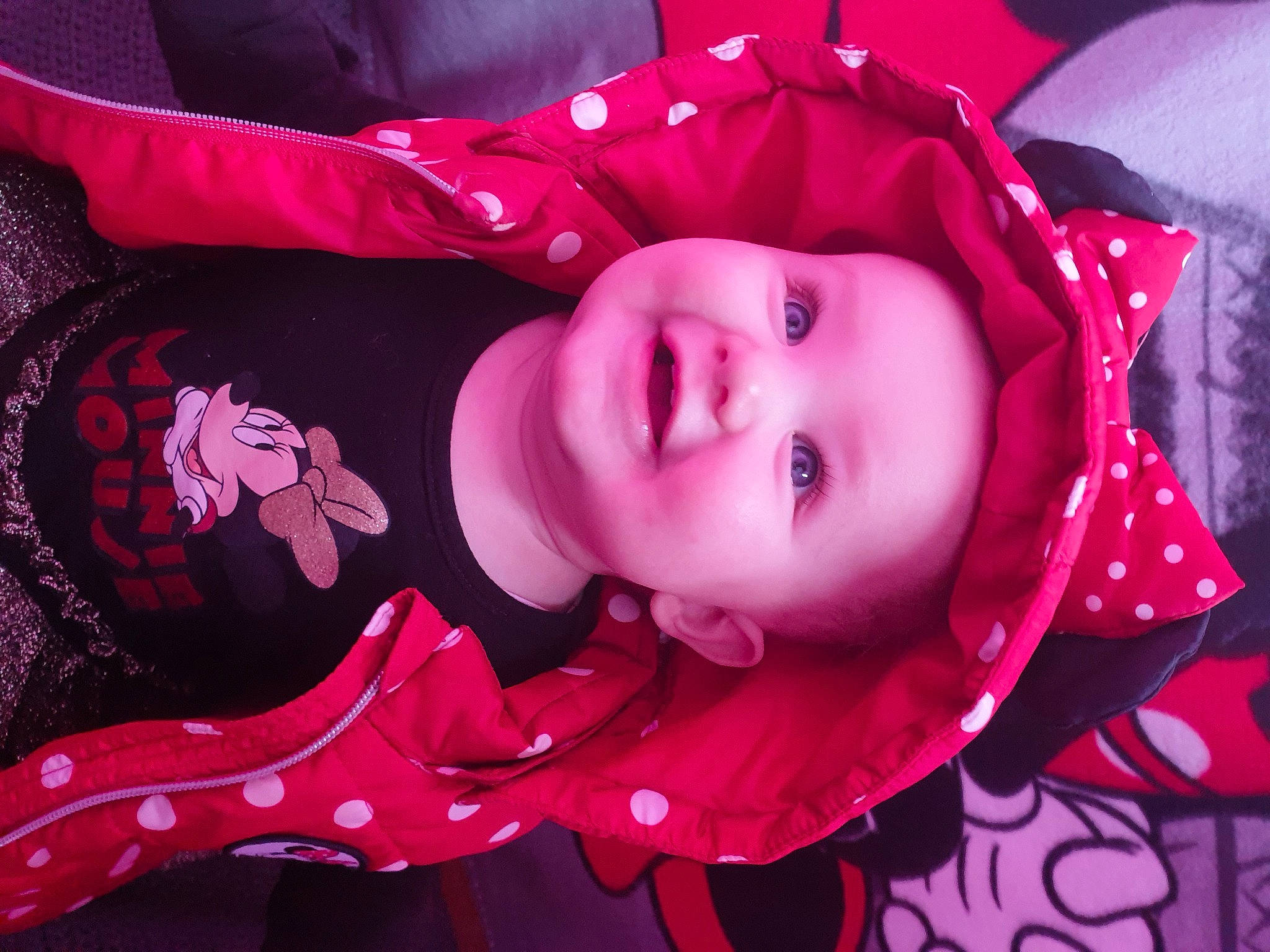 Aria a rejoint le concours — aidez-le/la à gagner de superbes lots ! baby_toddler_clothing, cheek, clothing, eye, face, head, headgear, headwear, joy, lip, magenta, mouth, person, pink, plant, purple, red, skin, sleeve, smile