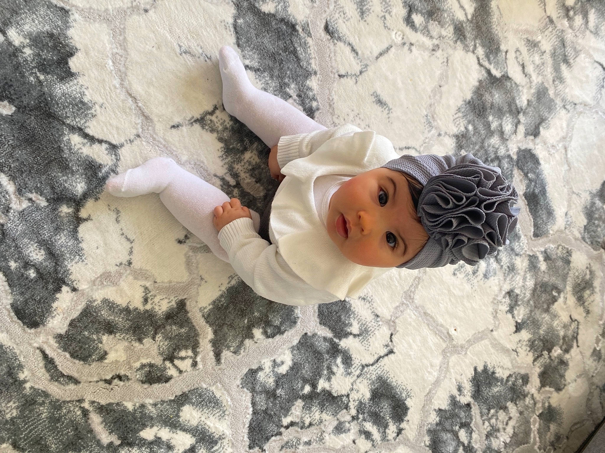 Mayra participe au concours pour gagner de l'argent avec cette photo : adventure, art, beach, child, concrete, freezing, fun, happy, headwear, landscape, leisure, linens, people_in_nature, person, recreation, rock, smile, soil, visual_arts, winter