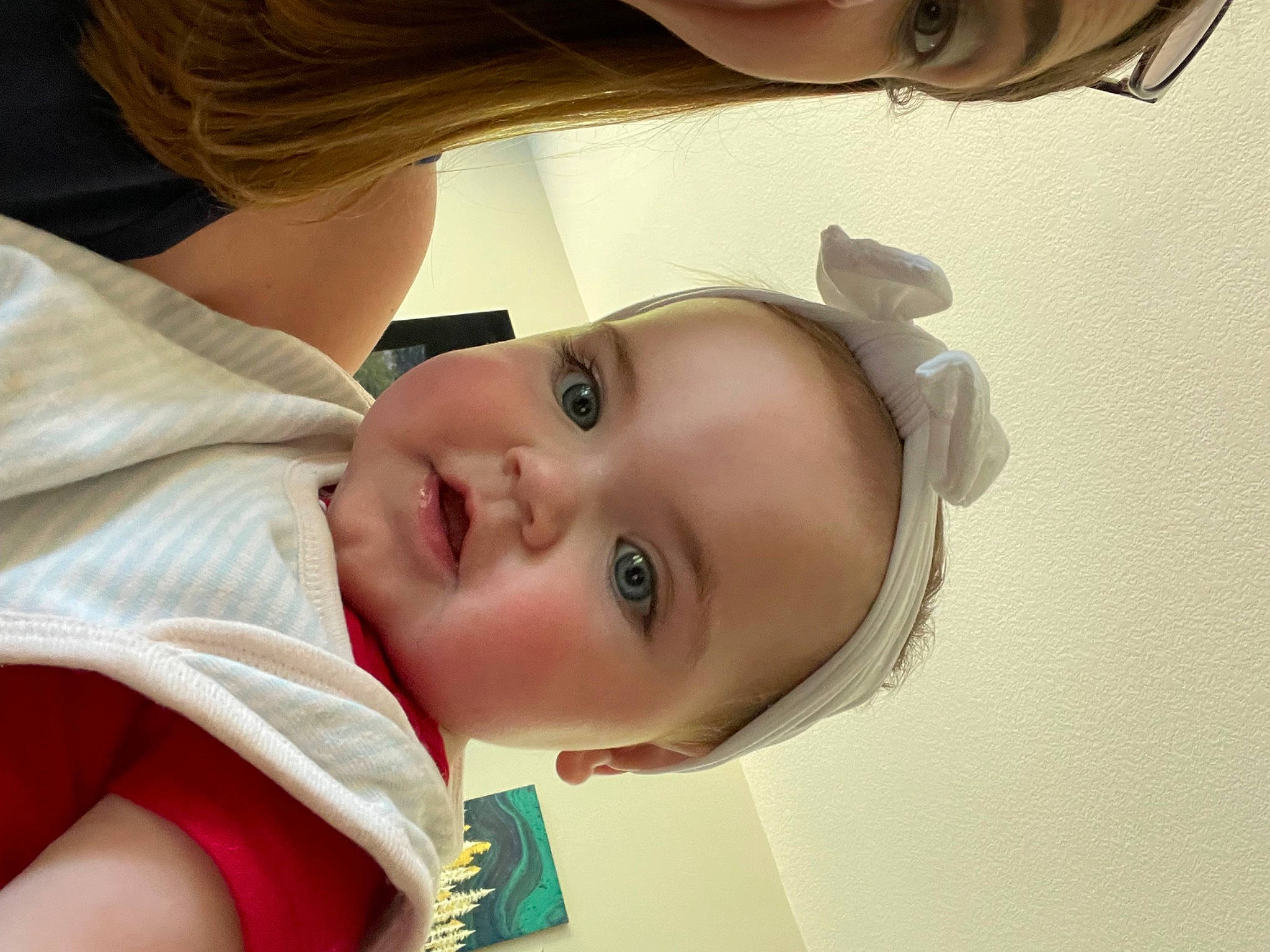 Kaia is registered to the contest to win money with this photo: baby, cheek, chest, child, ear, eyelash, fashion_accessory, forehead, fun, gesture, happy, iris, lip, mouth, neck, nose, person, skin, smile, toddler