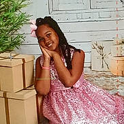 Zakyia is registered to the contest to win money with this photo: