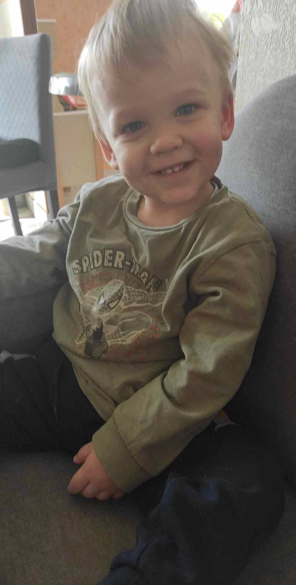 Marcus a rejoint le concours — aidez-le/la à gagner de superbes lots ! baby, baby_toddler_clothing, cheek, chin, comfort, eye, eyebrow, face, finger, forehead, gesture, hair, head, iris, joy, mouth, nose, person, skin, sleeve