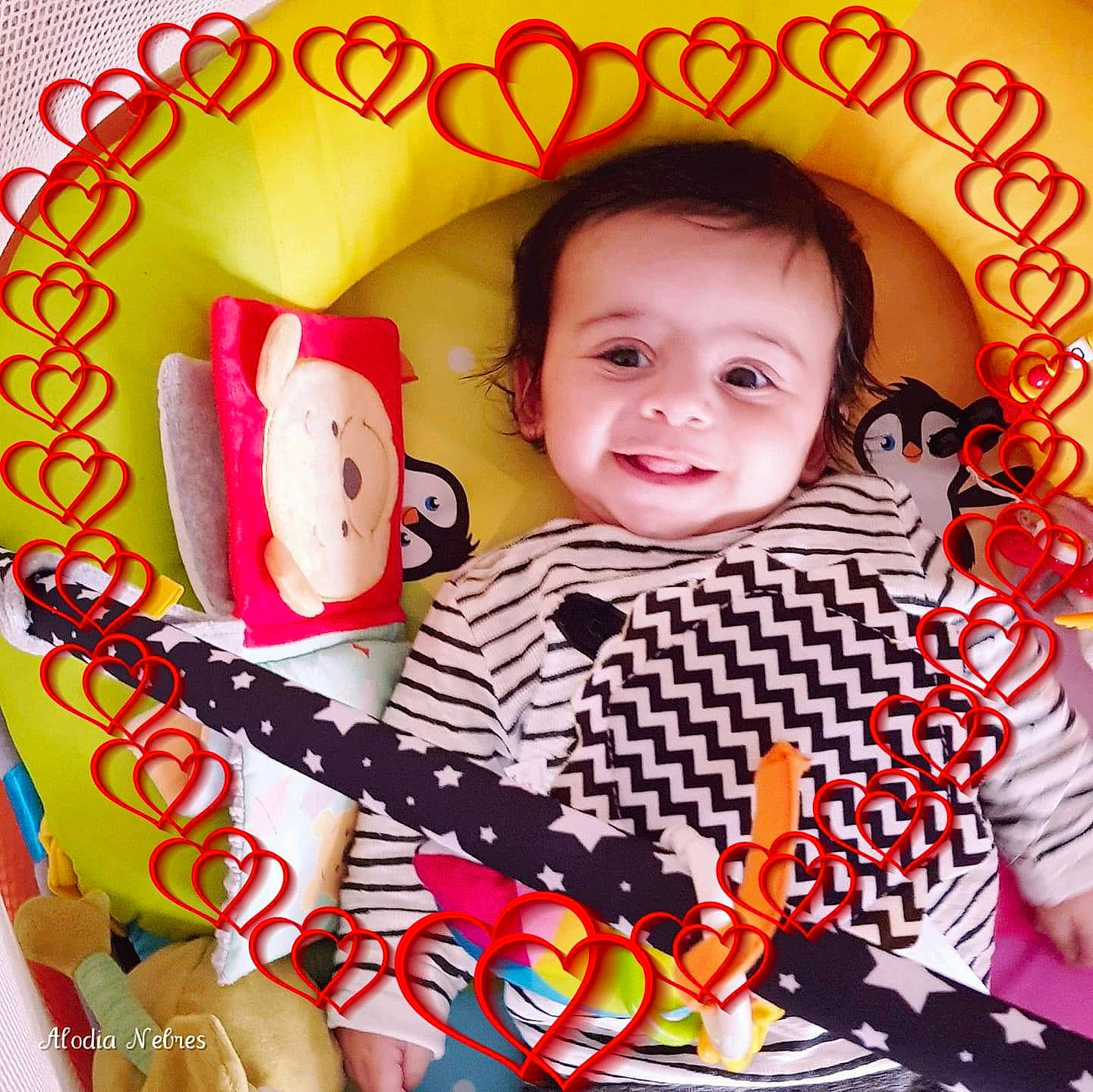 Nao participe au concours pour gagner de l'argent avec cette photo : baby, baby_products, baby_toddler_clothing, child, happy, joy, person, toddler