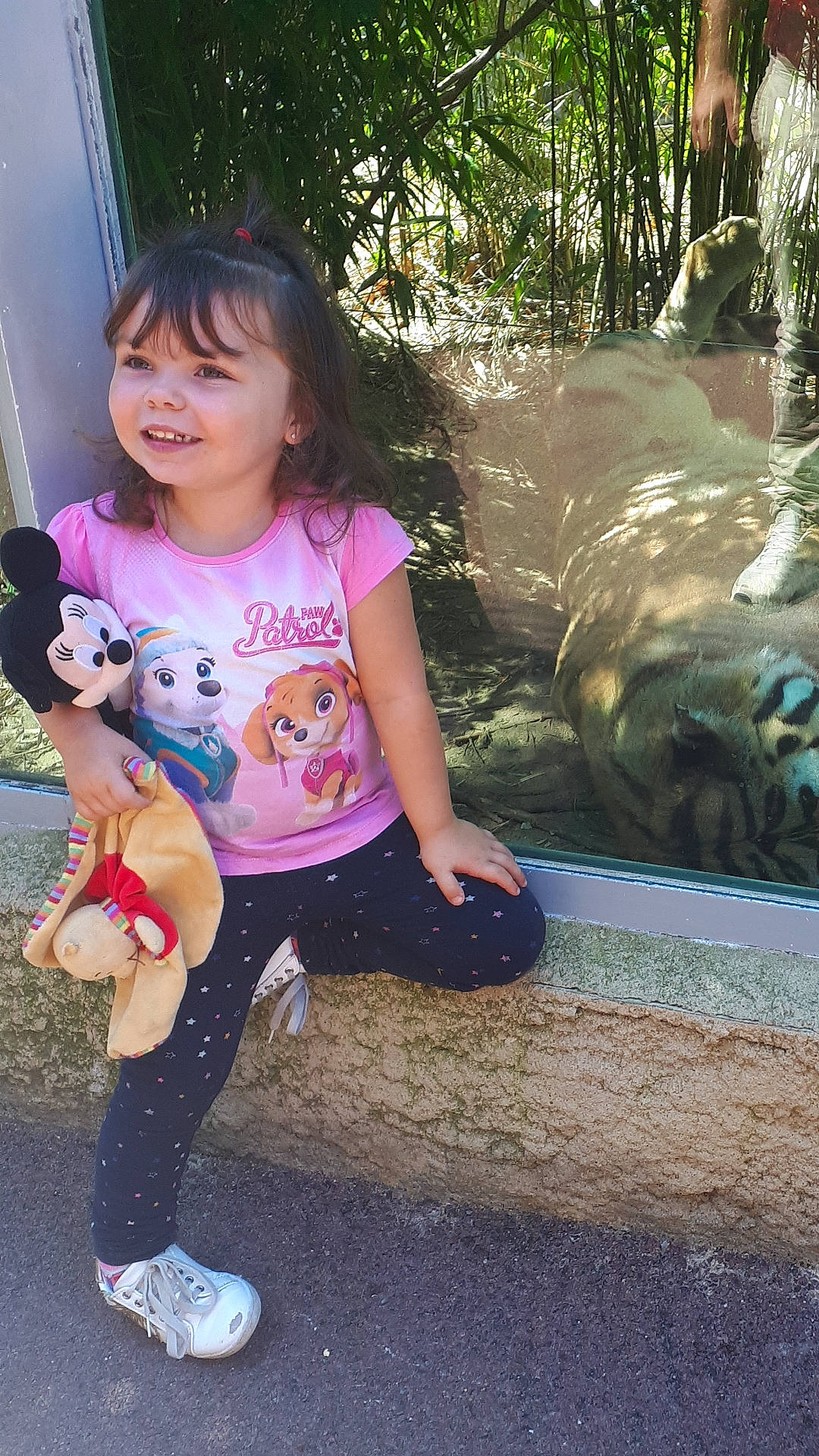 Francecsa participe au concours pour gagner de l'argent avec cette photo : child, daughter, fun, joy, leisure, person, pink, play, skin, smile, toddler, vacation