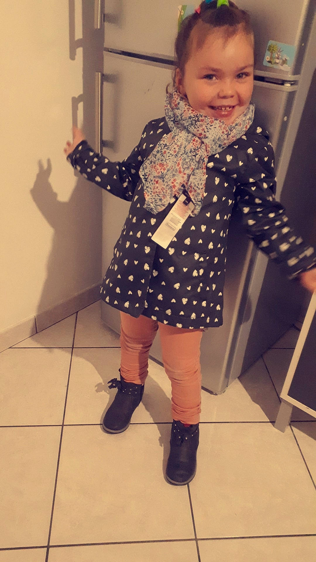Francecsa a rejoint le concours — aidez-le/la à gagner de superbes lots ! boot, child, child_model, clothing, design, dress, fashion, footwear, joint, joy, knee, leg, outerwear, pattern, person, polka_dot, riding_boot, shoe, skin, sleeve