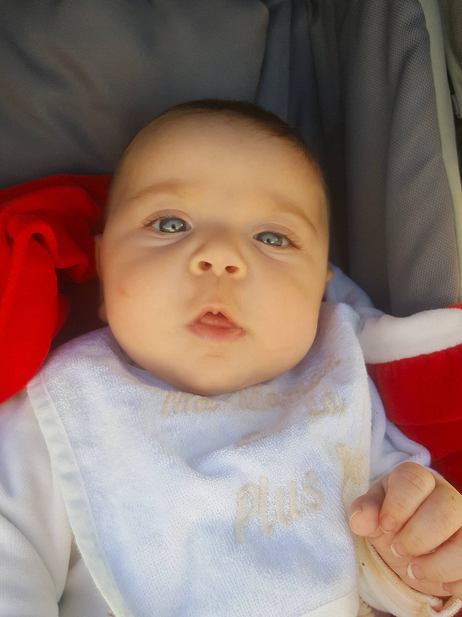 Marlon participe au concours pour gagner de l'argent avec cette photo : baby, cheek, child, chin, ear, eye, face, finger, forehead, head, iris, lip, mouth, nose, person, skin, toddler