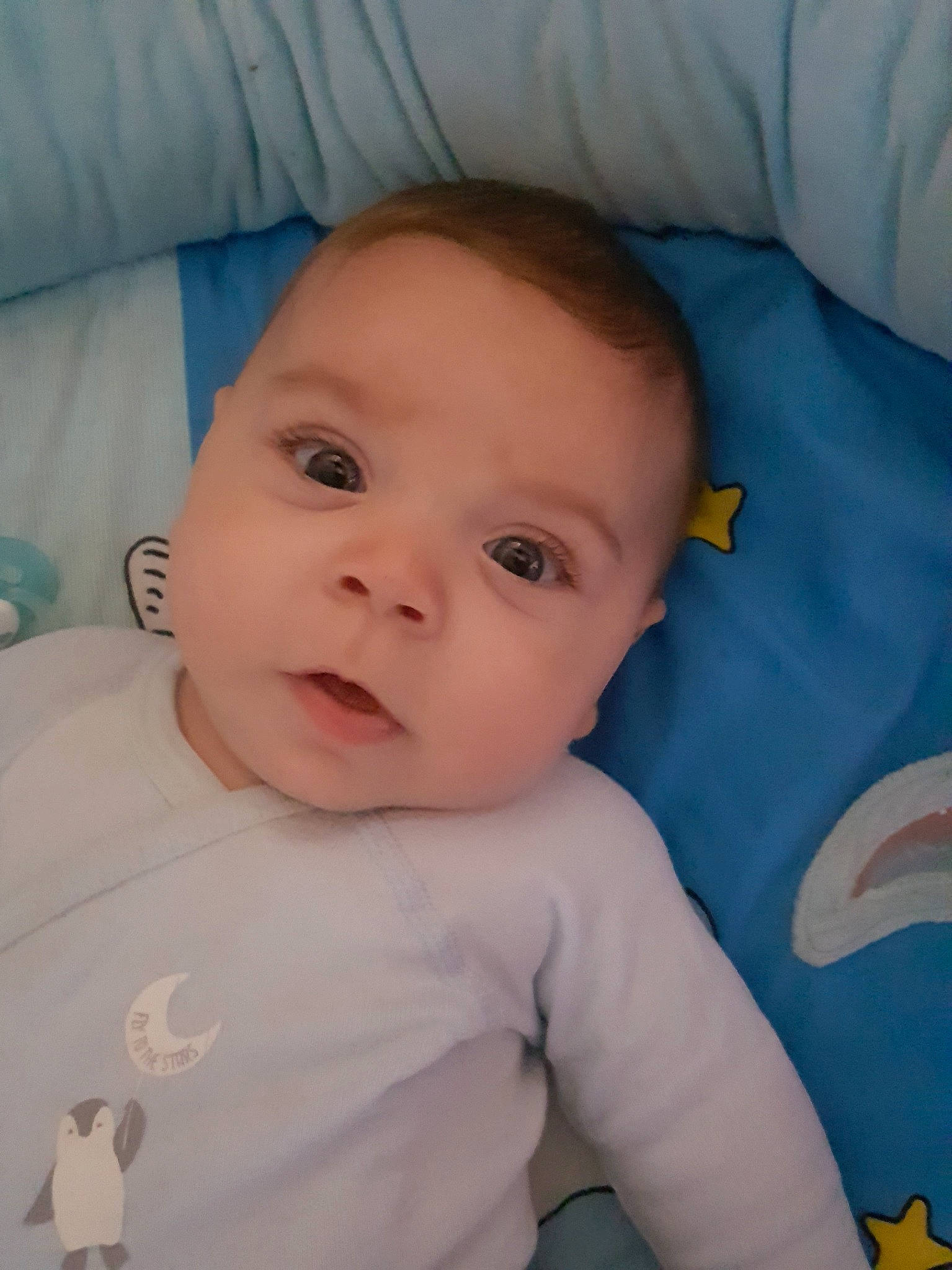 Marlon a rejoint le concours — aidez-le/la à gagner de superbes lots ! baby, beauty, blue, cheek, child, chin, eye, eyebrow, face, facial_expression, forehead, head, iris, lip, mouth, nose, organ, person, product, skin