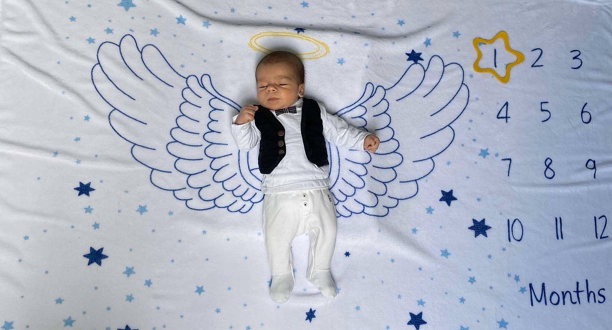 Ylenzo participe au concours pour gagner de l'argent avec cette photo : angel, art, child, fictional_character, gesture, illustration, person, wing