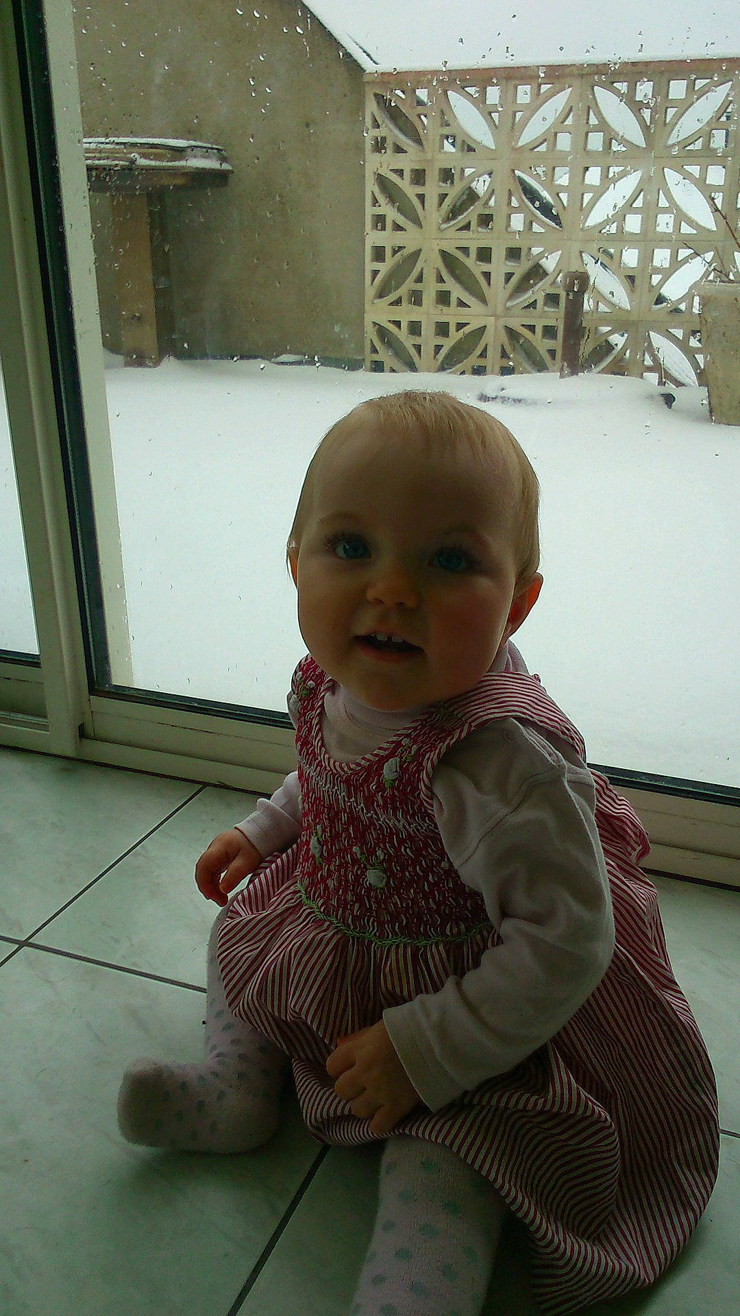 Alyssia participe au concours pour gagner de l'argent avec cette photo : child, fun, girl, infant, knitting, outerwear, person, pink, product, sitting, skin, smile, standing, textile, toddler