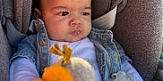 Victor a rejoint le concours — aidez-le/la à gagner de superbes lots ! baby, car_seat, plush_toy, pacifier, denim_jacket, child, infant, seatbelt, soft_toy, clothing, portrait, indoor, cute, person, young_child, comfort, focus, child_seat, expression, hand
