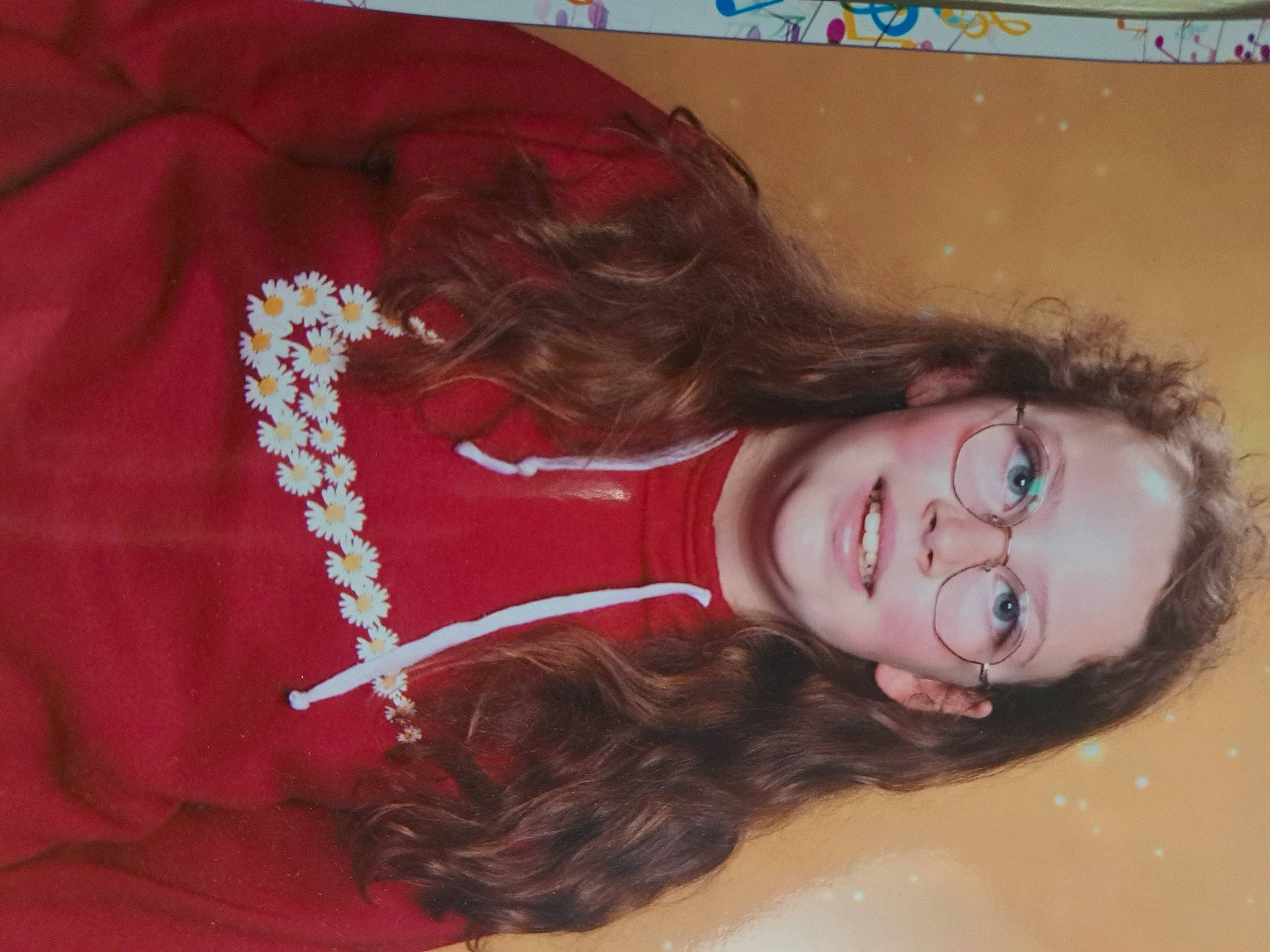 Louisa participe au concours pour gagner de l'argent avec cette photo : black_hair, dress, eyebrow, eyelash, flash_photography, fun, hair, happy, human_body, jaw, jewellery, joy, lip, long_hair, mouth, neck, nose, person, plant, red_hair