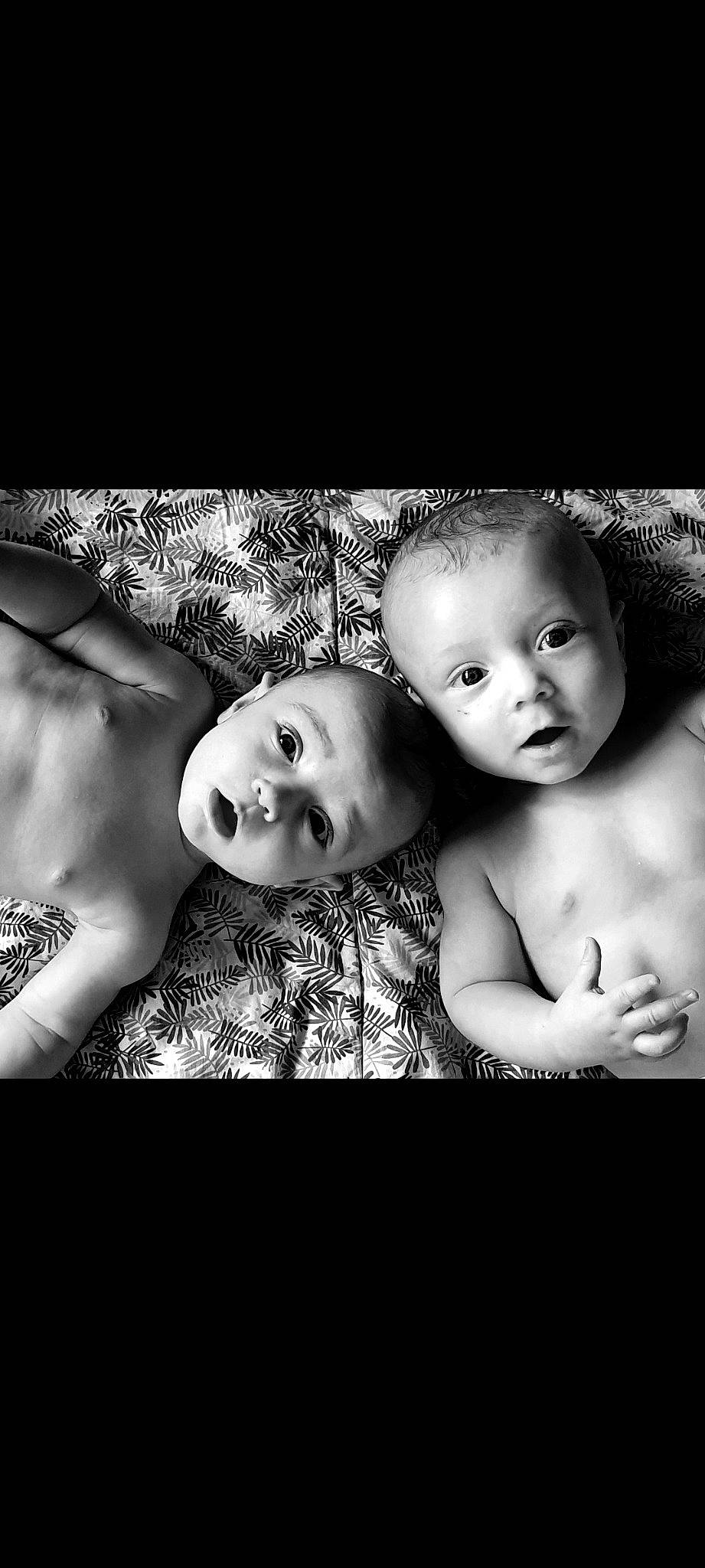 Victoire a rejoint le concours — aidez-le/la à gagner de superbes lots ! adaptation, art, baby, black_and_white, chest, darkness, eyebrow, eyelash, flash_photography, font, gesture, happy, iris, monochrome, monochrome_photography, people_in_nature, person, photo_caption, still_life_photography, style