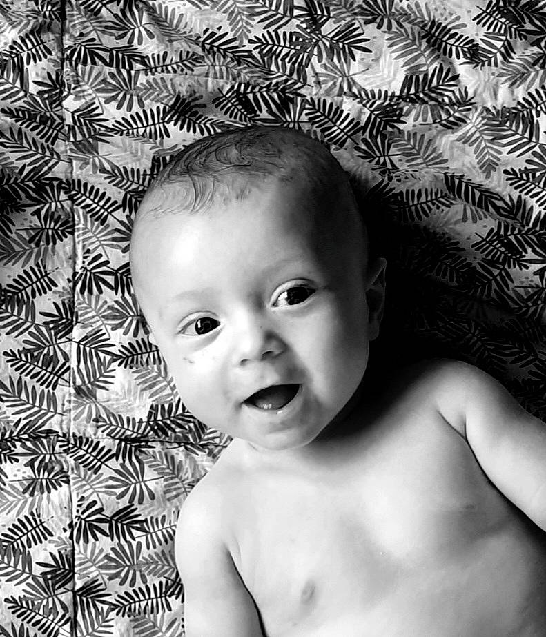 Vincent participe au concours pour gagner de l'argent avec cette photo : black, cheek, chin, eye, eyebrow, eyelash, facial_expression, flash_photography, hairstyle, happy, human, lip, mouth, nose, organ, people_in_nature, person, photograph, skin, smile