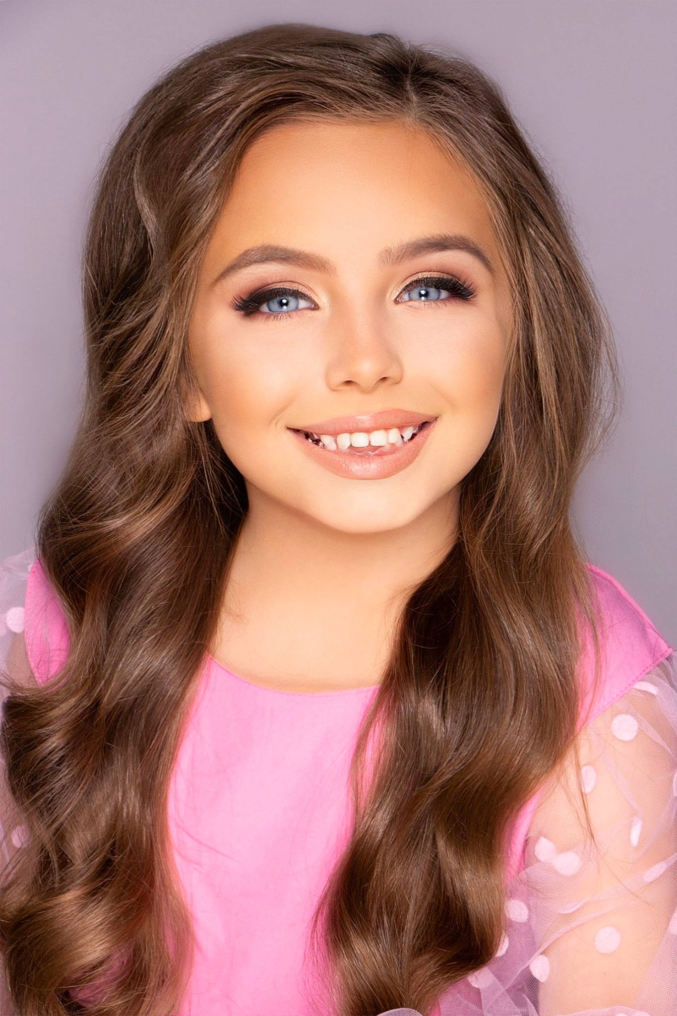 Isabella is registered to the contest to win money with this photo: black_hair, cheek, chin, eyebrow, eyelash, fashion, flash_photography, forehead, happy, iris, jaw, joy, lip, makeover, mouth, neck, nose, person, pink, shoulder