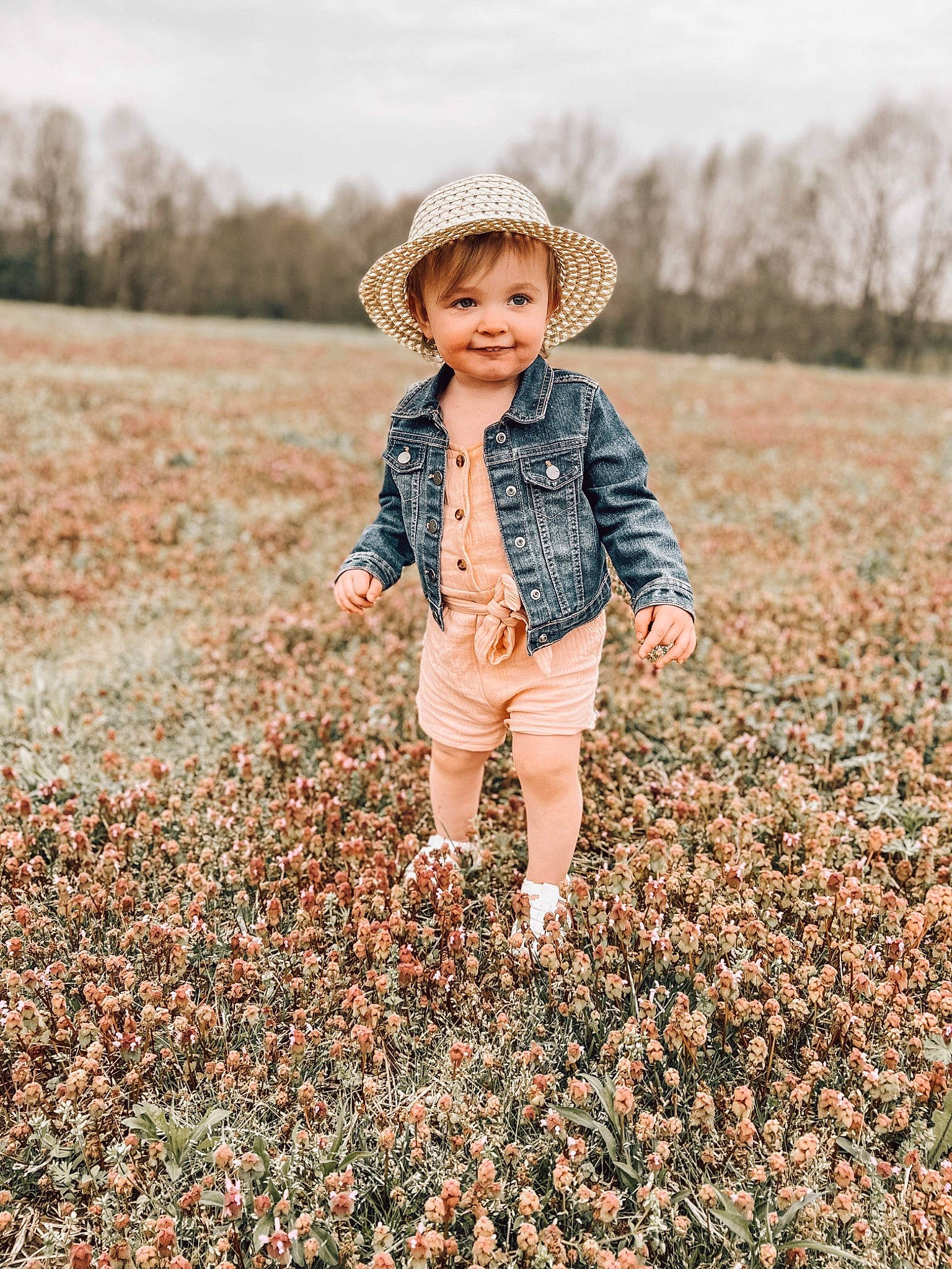 Journi is registered to the contest to win money with this photo: beauty, child, cloud, flash_photography, grass, happy, human, joy, landscape, leaf, nature, people, people_in_nature, person, plant, sky, smile, standing, sun_hat, sunlight