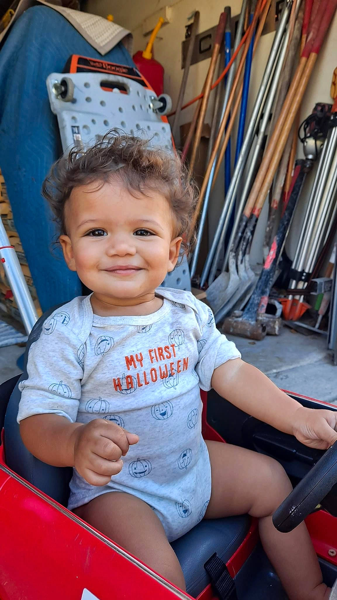 Krüe is registered to the contest to win money with this photo: baby_toddler_clothing, beauty, child, finger, fun, happy, joy, knee, lap, leisure, organ, people, person, pink, product, shorts, skin, smile, summer, thigh