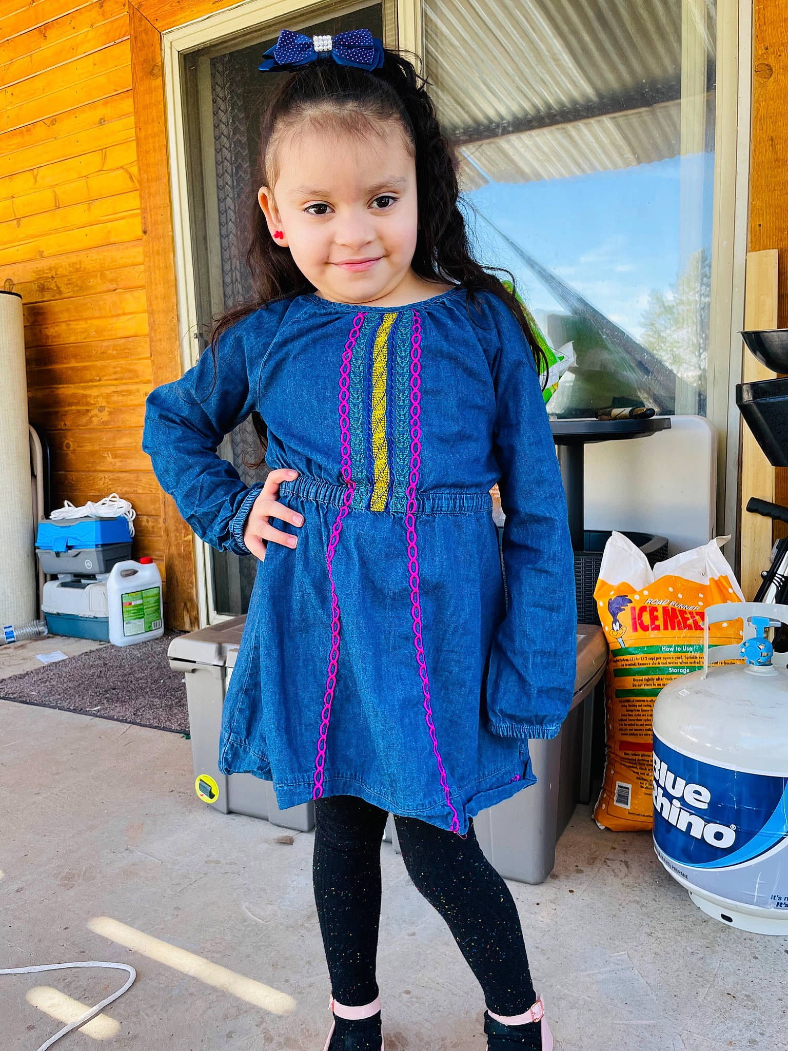Ashley Ortyz is registered to the contest to win money with this photo: baby_toddler_clothing, bag, blue, child, denim, electric_blue, fashion_accessory, fun, happy, joy, leggings, luggage_and_bags, pattern, person, shopping, sleeve, smile, sportswear, street_fashion, t_shirt