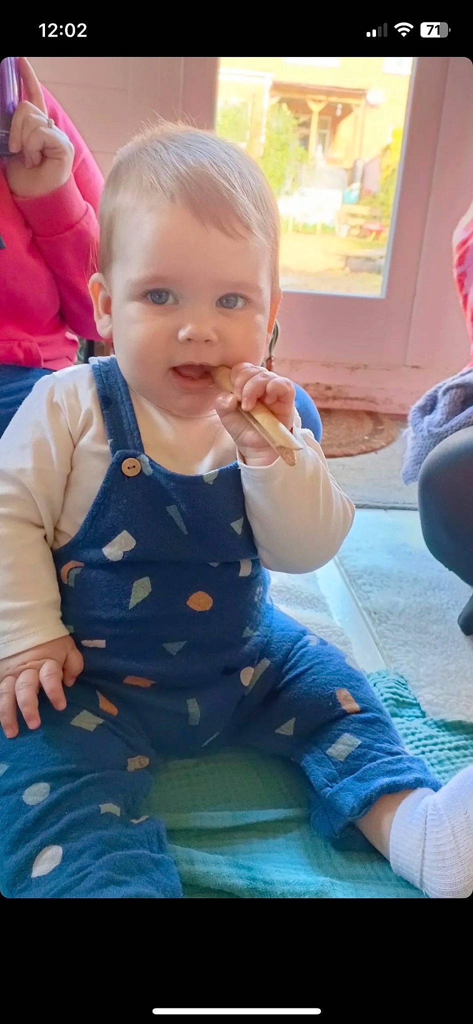 Louis is registered to the contest to win money with this photo: baby, baby_toddler_clothing, cheek, child, finger, fun, gesture, grass, happy, head, leisure, mammal, person, skin, sleeve, smile, snapshot, summer, thumb, toddler