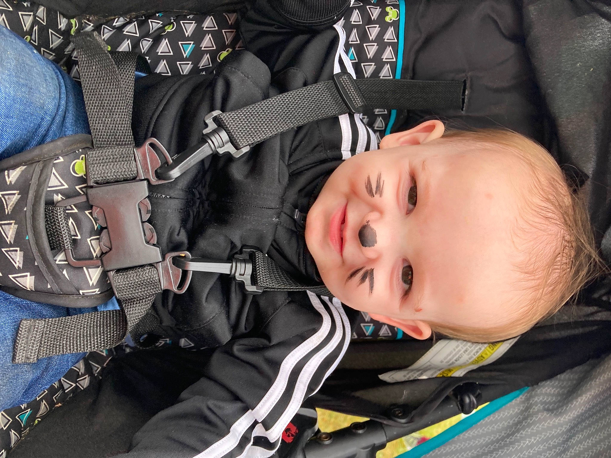 Karson is registered to the contest to win money with this photo: auto_part, baby, baby_carriage, baby_products, baby_toddler_clothing, bag, beauty, car_seat, cheek, child, comfort, cool, electric_blue, fashion_accessory, fun, joy, luggage_and_bags, pattern, person, skin
