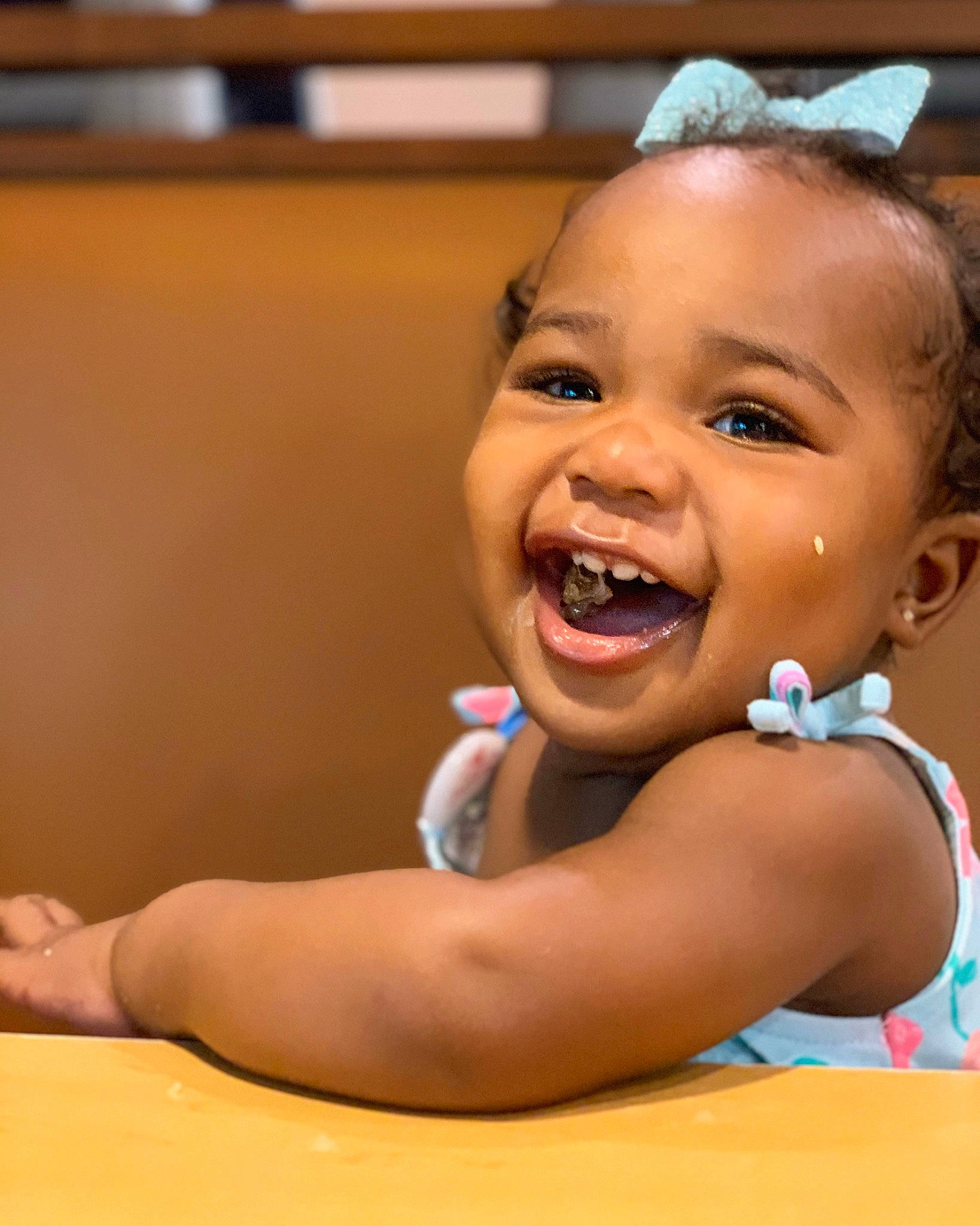 Eris is registered to the contest to win money with this photo: child, face, facial_expression, fun, happy, head, laugh, person, skin, smile, toddler, tooth