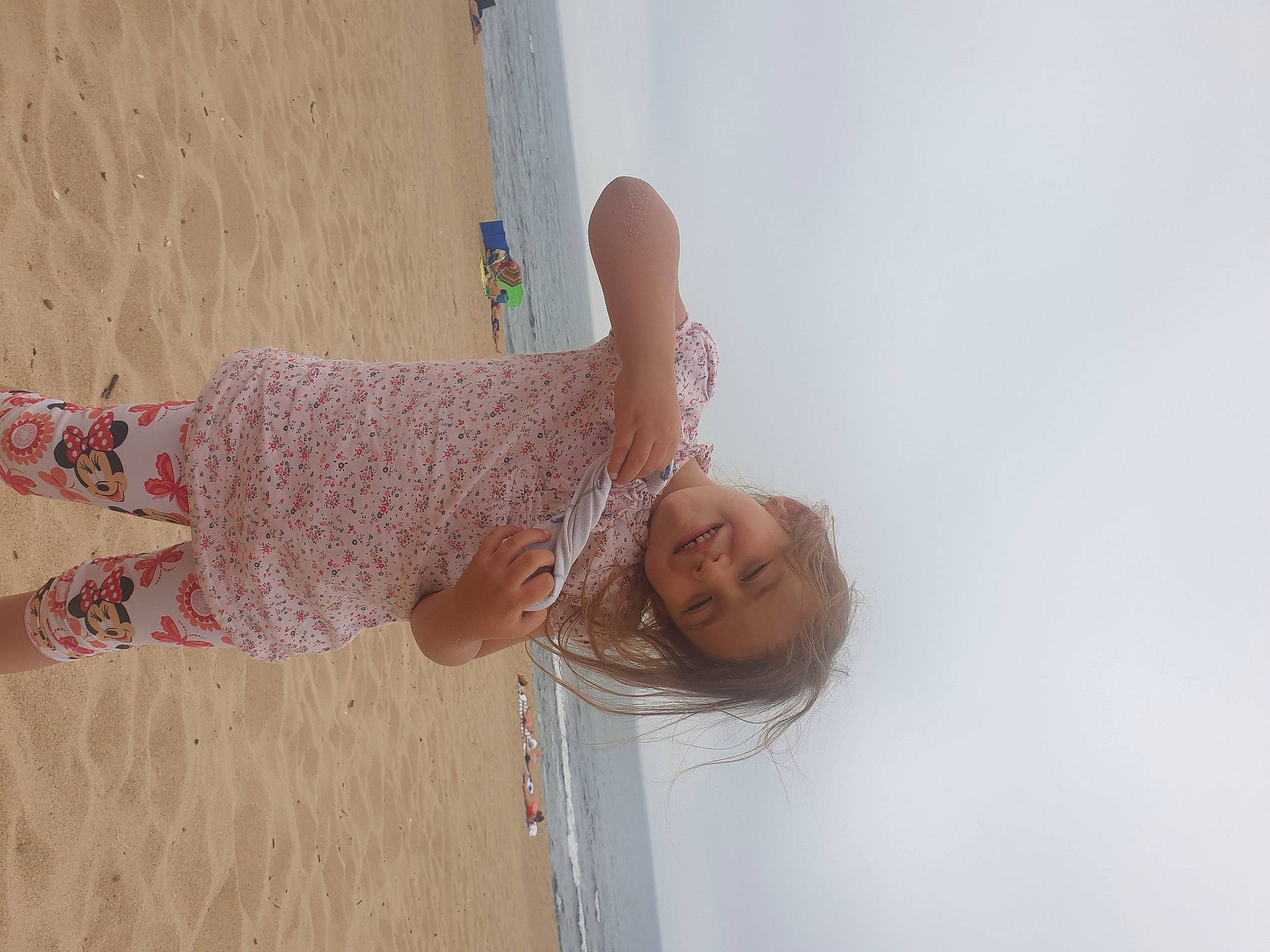 Ana Rita a rejoint le concours — aidez-le/la à gagner de superbes lots ! arm, child, finger, hand, joint, joy, leg, person, pink, plaster, toddler