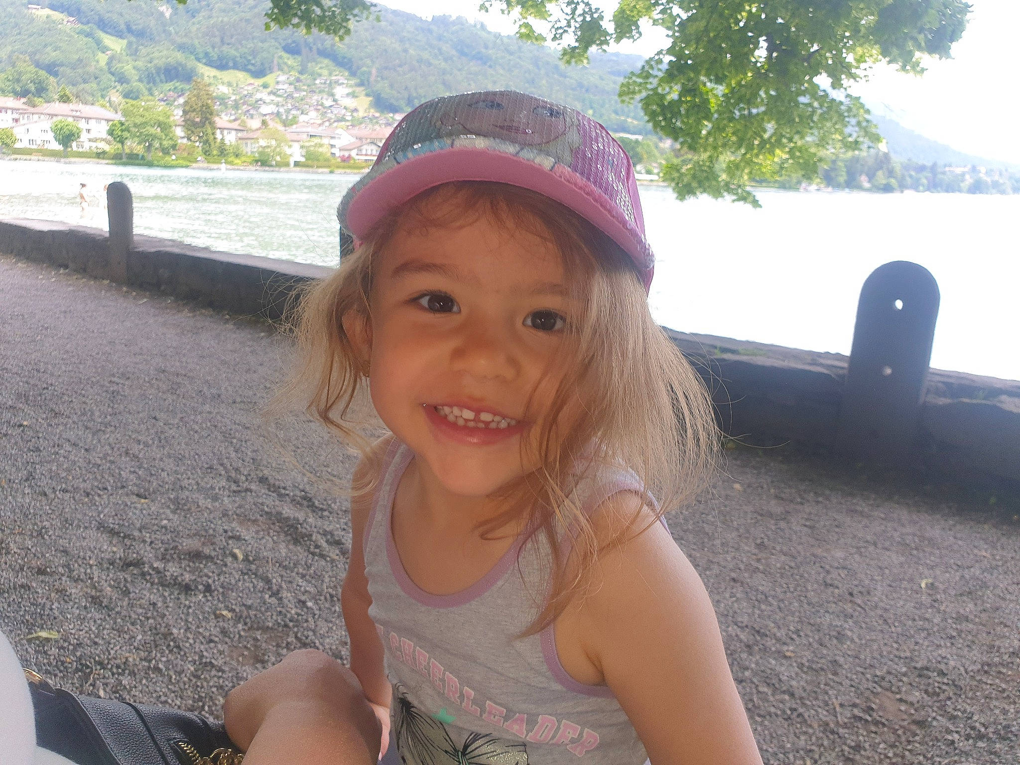 Ana Rita a rejoint le concours — aidez-le/la à gagner de superbes lots ! child, cool, face, fashion_accessory, fun, happy, hat, head, headgear, joy, leisure, person, photography, selfie, skin, smile, summer, sun_hat, toddler, vacation