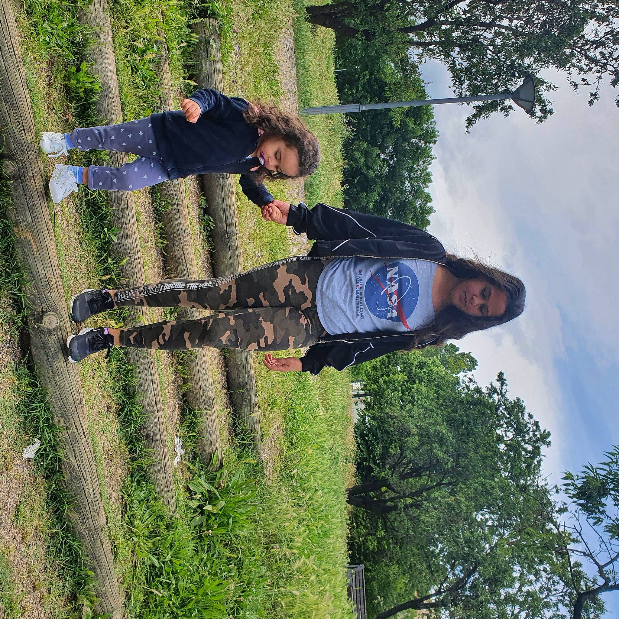 Seyon participe au concours pour gagner de l'argent avec cette photo : leisure, person, plant, tree