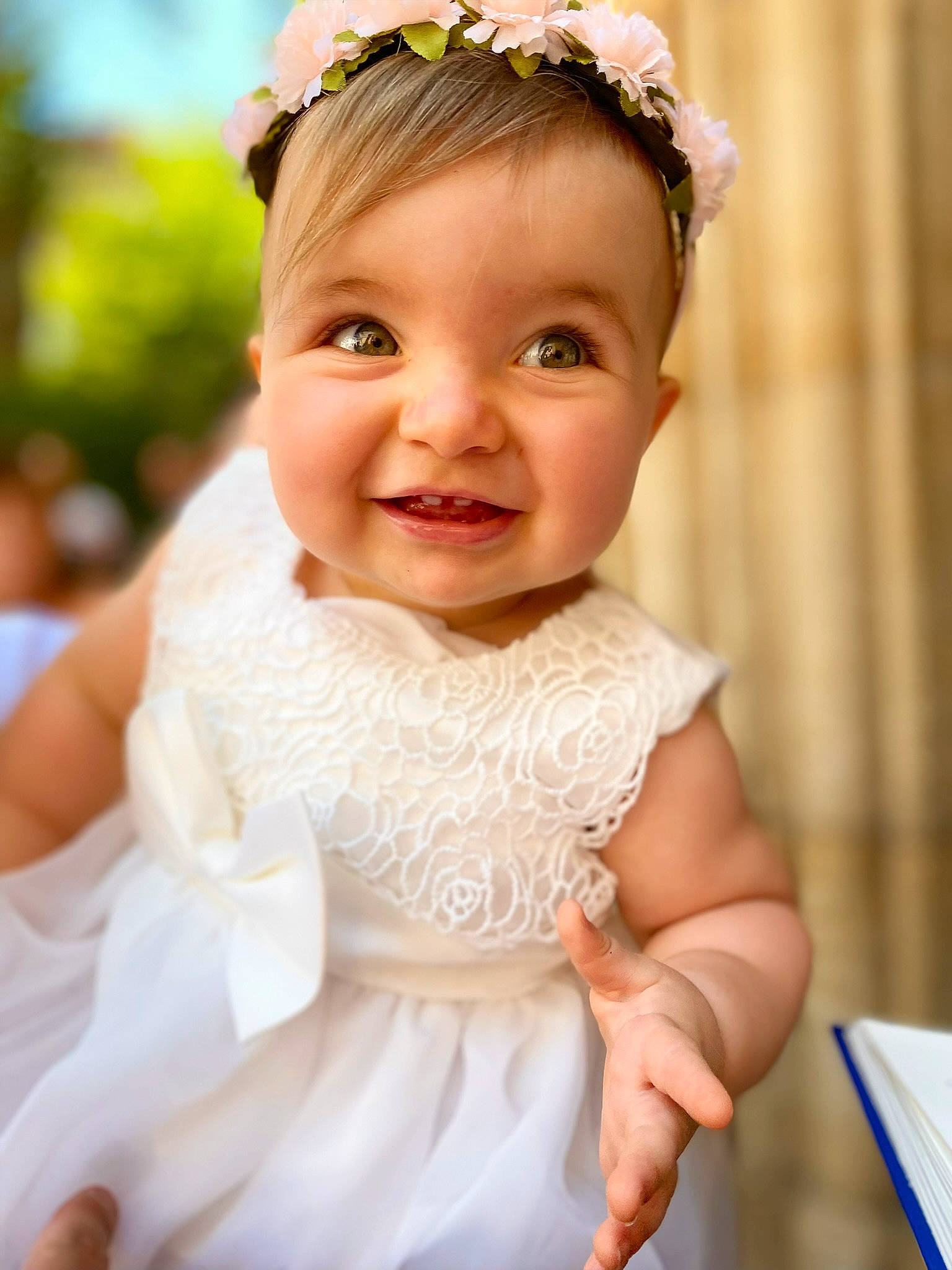 Lou participe au concours pour gagner de l'argent avec cette photo : aqua, bridal_clothing, dress, embellishment, eye, face, facial_expression, flash_photography, gown, hairstyle, happy, head, headpiece, iris, joy, person, pink, shoulder, skin, sleeve