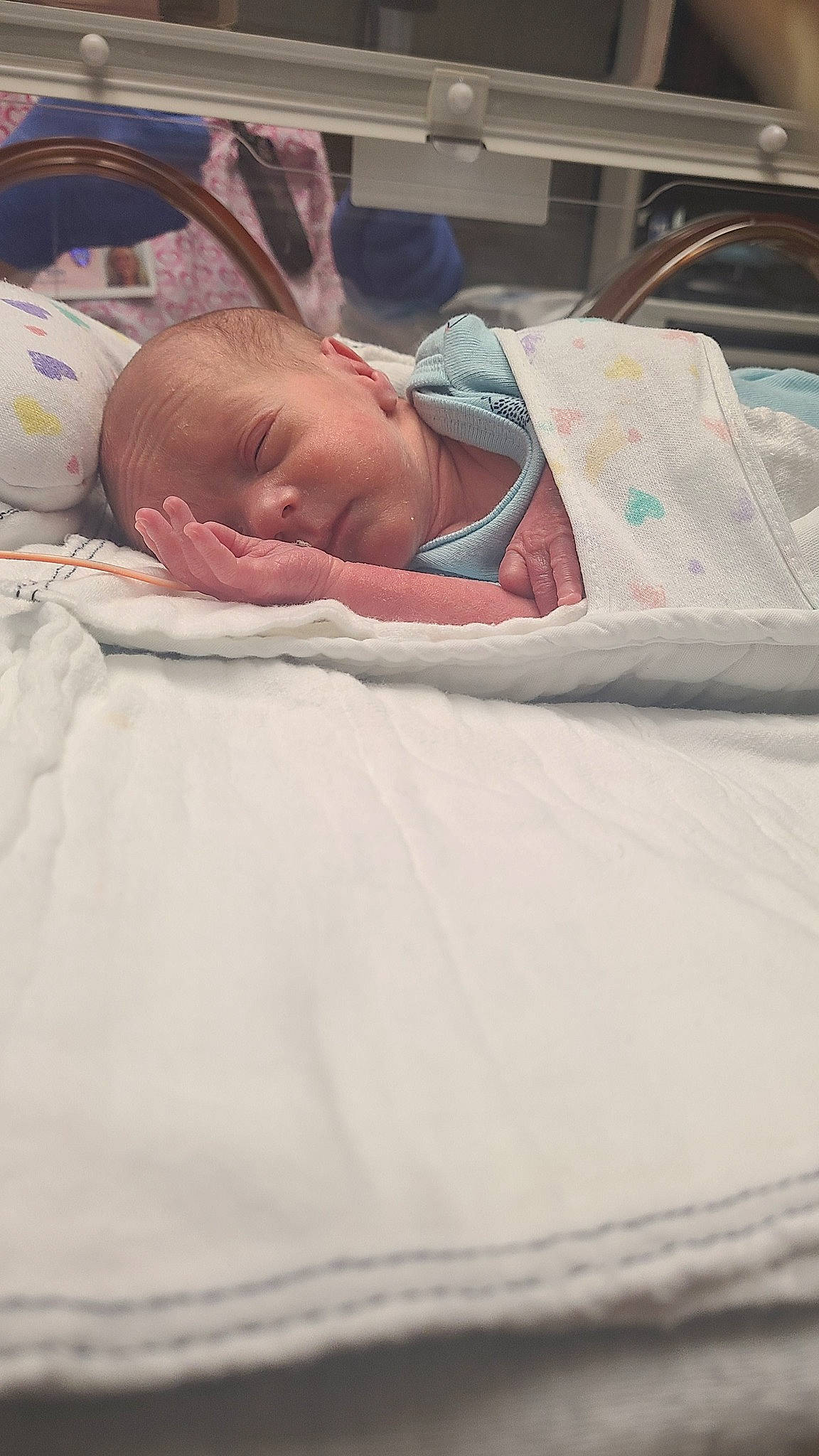 Brooklyn is registered to the contest to win money with this photo: baby, baby_products, baby_sleeping, bed_sheet, bedding, bedtime, child, childbirth, comfort, duvet, event, hospital, linens, medical, medical_equipment, nap, patient, person, room, sleep