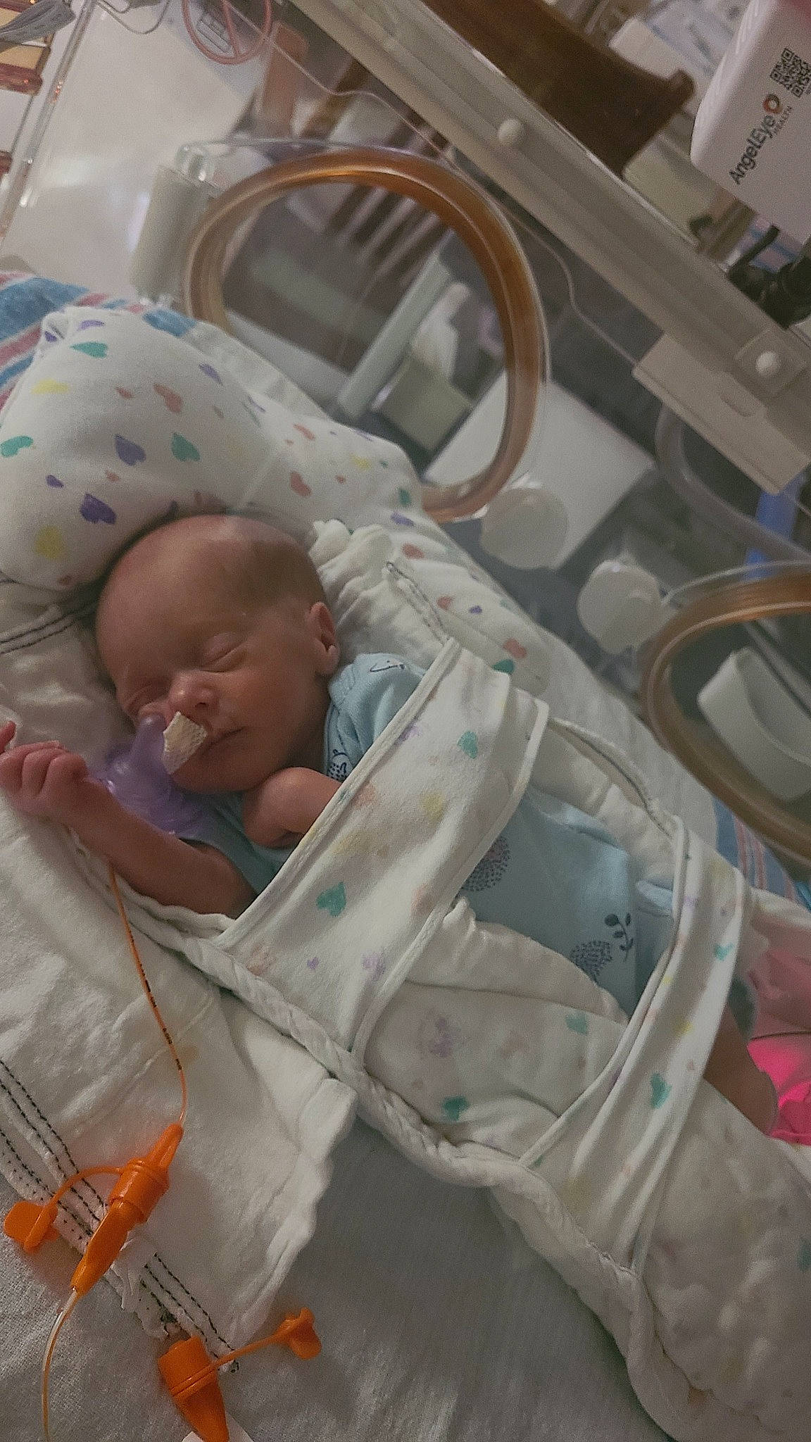 Brooklyn joined the competition — help win amazing prizes! baby, baby_products, baby_safety, childbirth, comfort, event, health_care, hospital, hospital_bed, infant_bed, linens, medical, medical_equipment, medical_procedure, patient, pediatrics, person, room, science, service