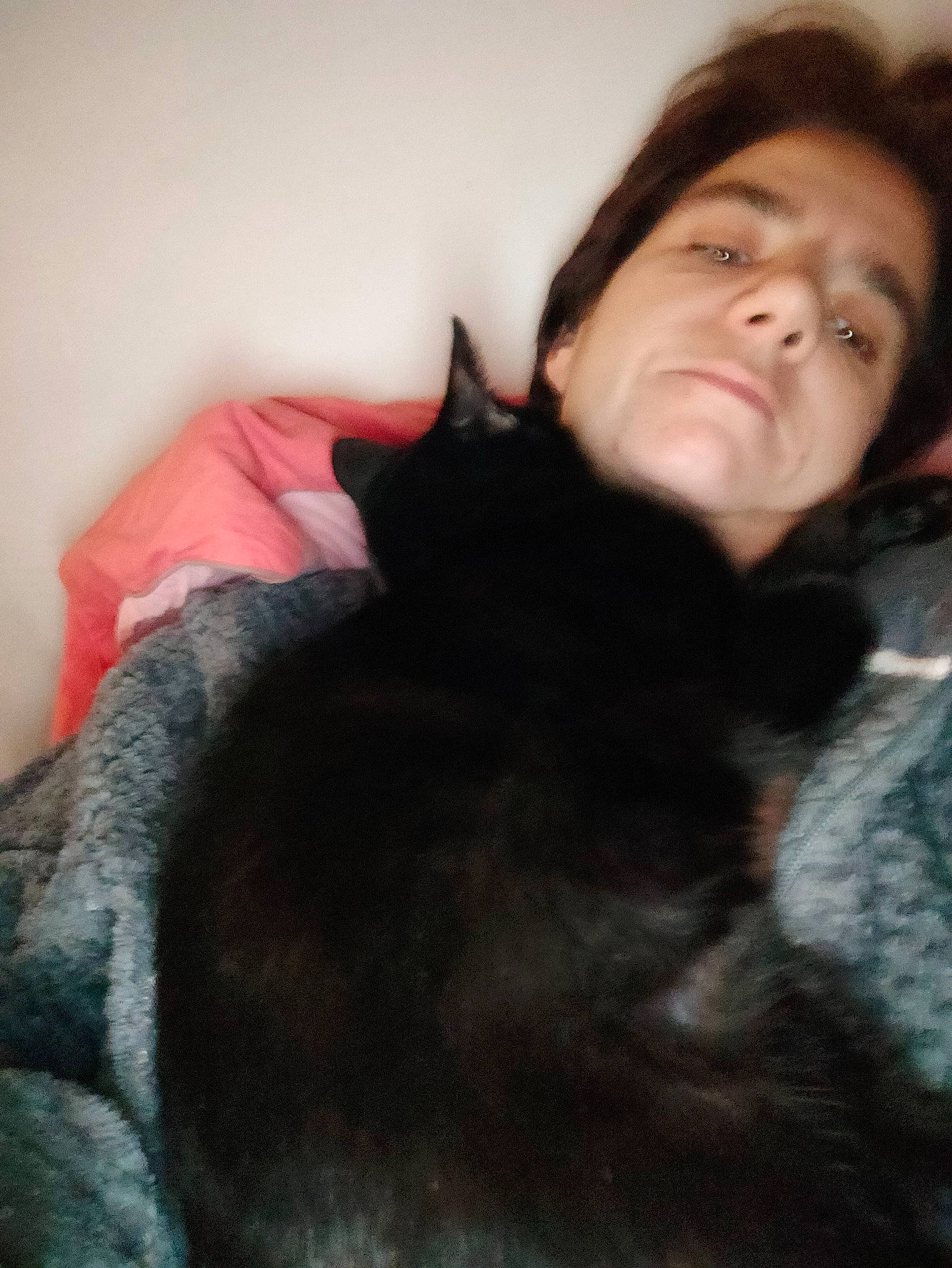 Daryl participe au concours pour gagner de l'argent avec cette photo : black_hair, fur, lip, mouth, nose, smile