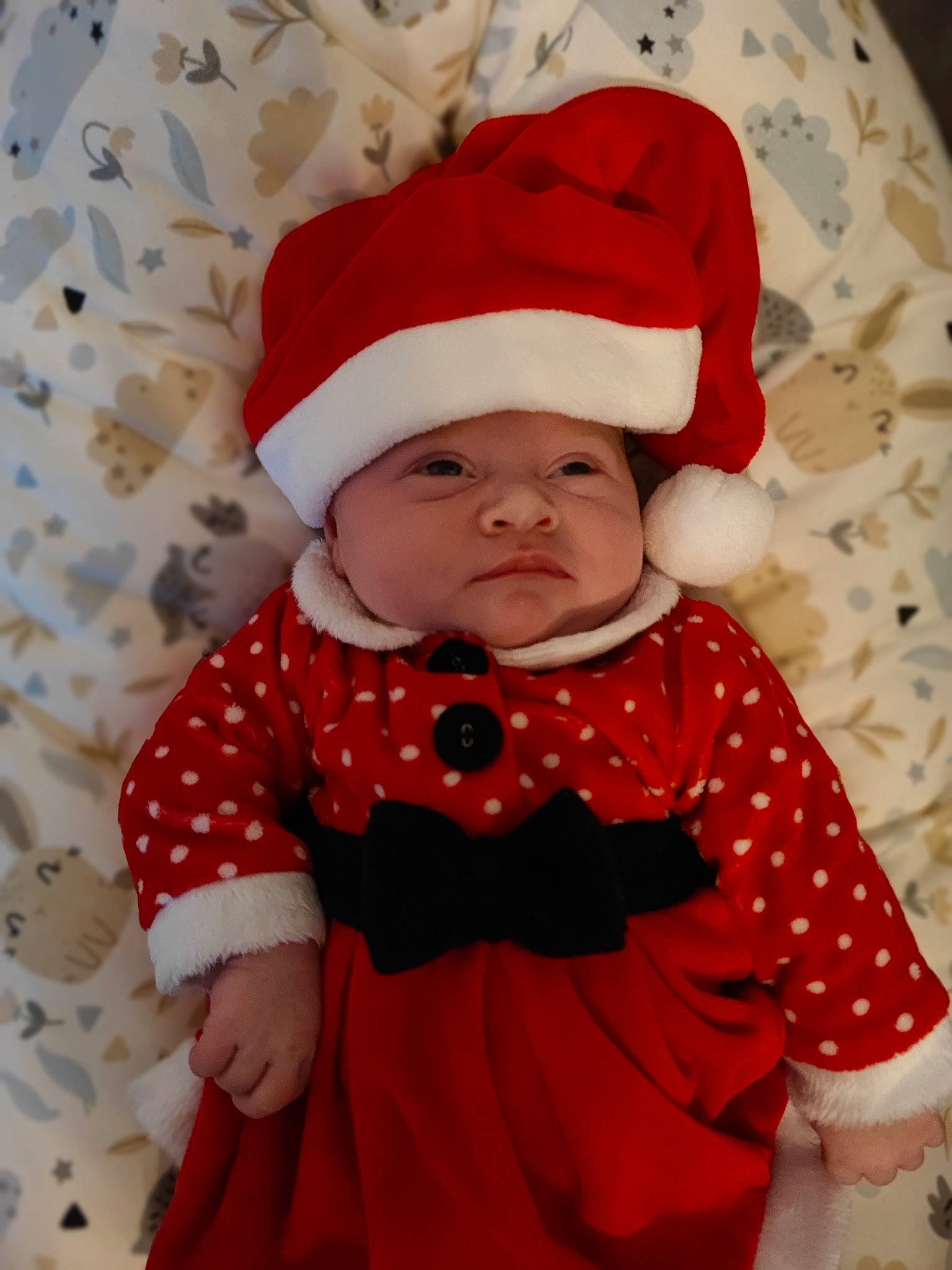 Aria participe au concours pour gagner de l'argent avec cette photo : baby, baby_toddler_clothing, cap, carmine, child, clothing, collar, comfort, hat, headwear, human_body, knit_cap, linens, outerwear, pattern, people, person, pink, skin, sleeve