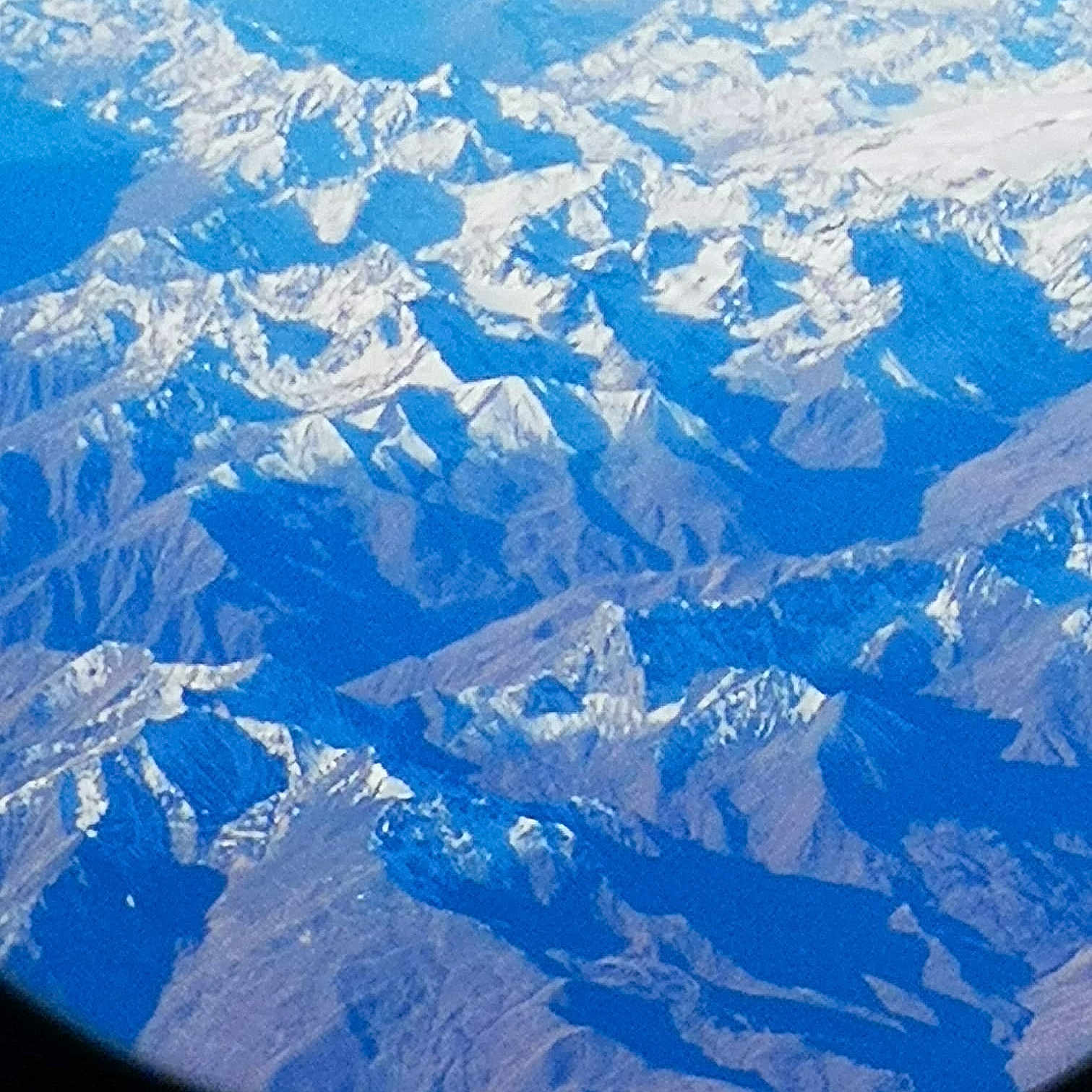 Amélina a rejoint le concours — aidez-le/la à gagner de superbes lots ! aerial_photography, air_travel, alps, birds_eye_view, cloud, earth, fell, geology, landscape, massif, mount_scenery, mountain, mountain_range, mountainous_landforms, photography, ridge, sky, space, summit, world
