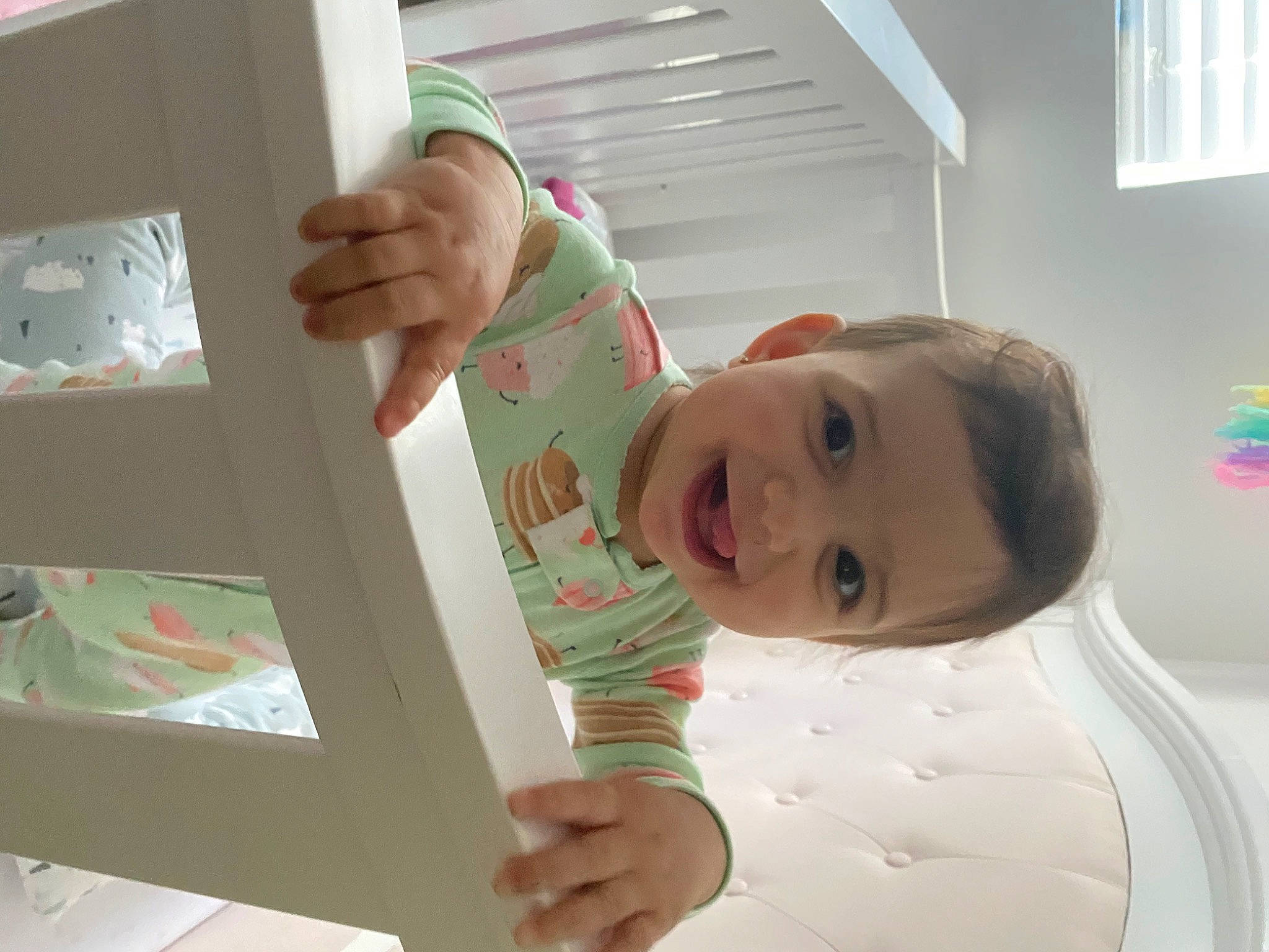 Elana is registered to the contest to win money with this photo: baby, birth, child, hand, joy, person, room, toddler