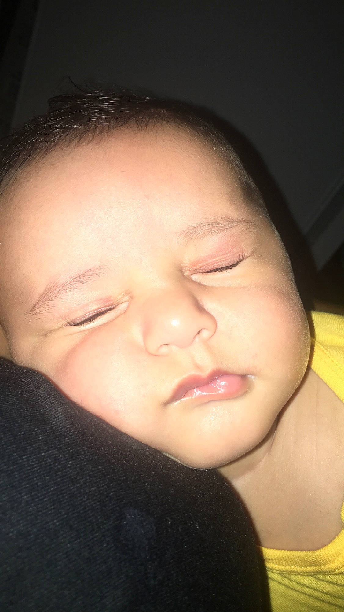 Kaïs participe au concours pour gagner de l'argent avec cette photo : baby, beauty, cheek, child, chin, close_up, ear, eye, eyebrow, eyelash, face, forehead, head, jaw, lip, mouth, neck, nose, person, skin