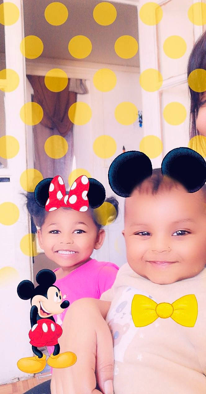 Jade a rejoint le concours — aidez-le/la à gagner de superbes lots ! baby_toddler_clothing, child, face, facial_expression, fun, happy, headgear, headwear, joy, mammal, orange, people, person, photograph, pink, product, red, smile, textile, toddler