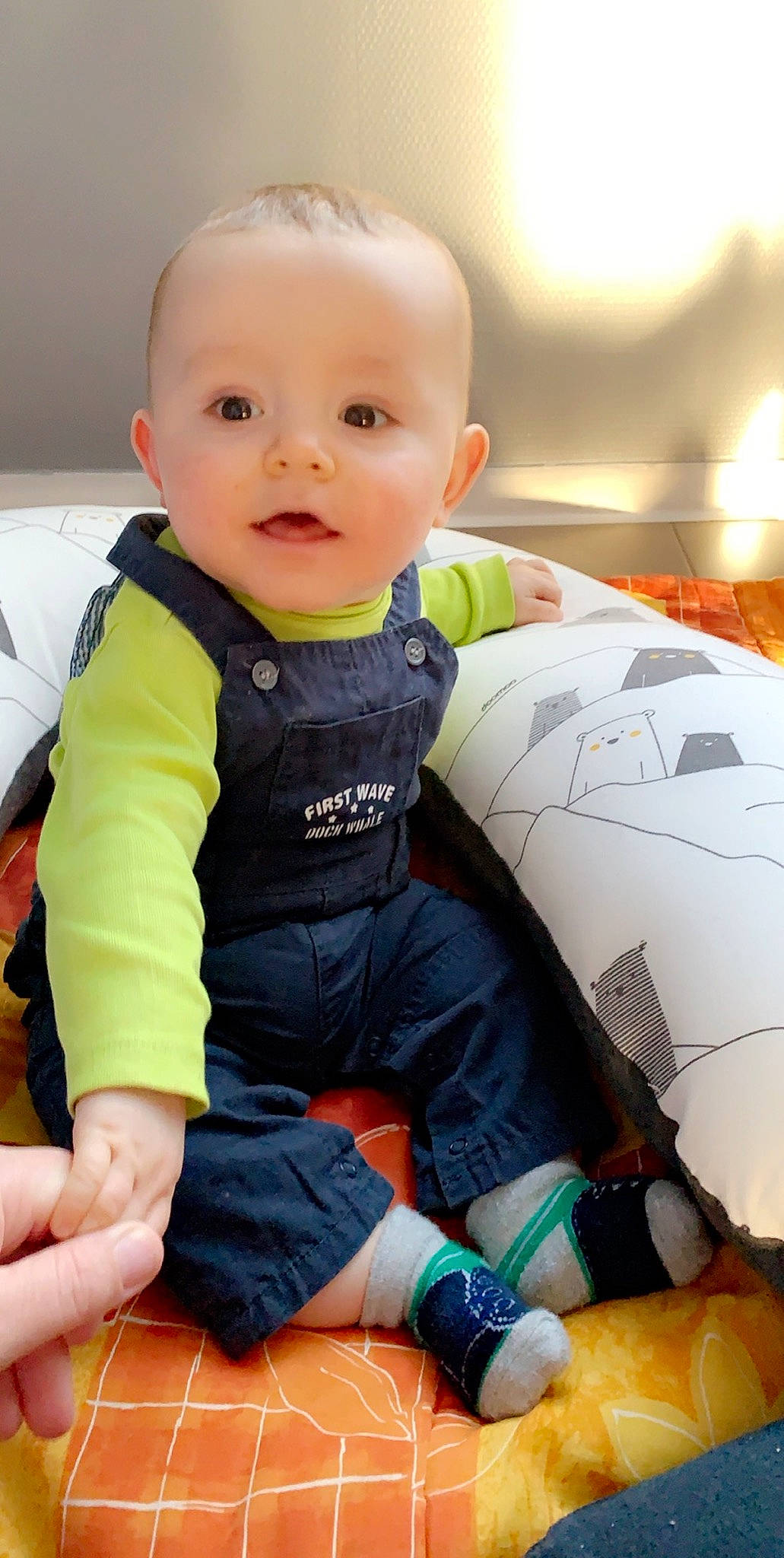 Lucas a rejoint le concours — aidez-le/la à gagner de superbes lots ! baby, baby_products, cheek, child, person, product, sitting, skin, toddler