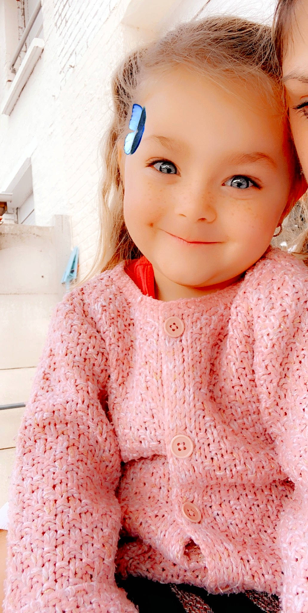 Emy participe au concours pour gagner de l'argent avec cette photo : baby, beauty, cardigan, cheek, child, child_model, crochet, eye, face, head, joy, knitting, lip, nose, outerwear, person, pink, skin, sweater, textile