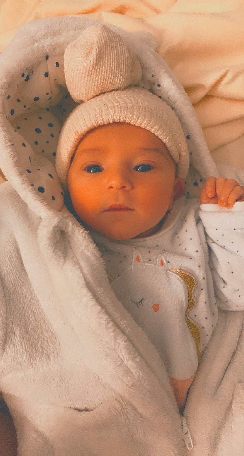 Neyla a rejoint le concours — aidez-le/la à gagner de superbes lots ! baby, baby_sleeping, bedding, bedtime, cheek, child, chin, close_up, comfort, eyelash, fur, hat, headwear, linens, lip, outerwear, peach, person, skin, sleeve