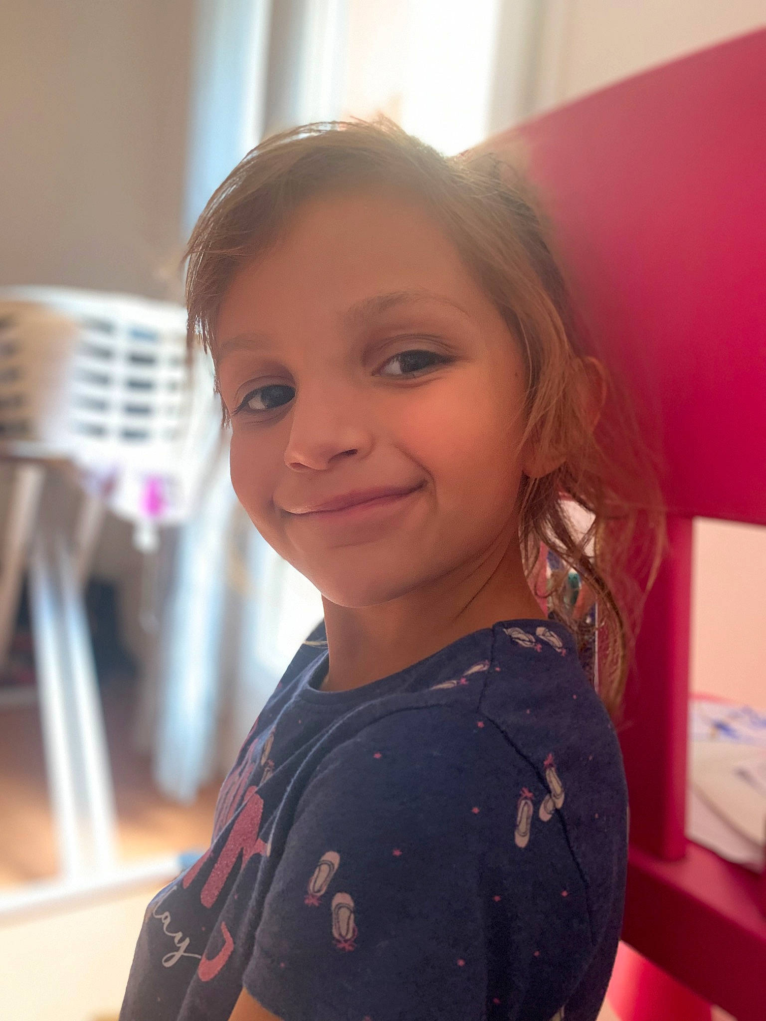 Manon a rejoint le concours — aidez-le/la à gagner de superbes lots ! blond, cheek, child, chin, eyebrow, eyelash, forehead, fun, hair, happy, head, human_body, iris, joy, lip, long_hair, mouth, nose, person, skin